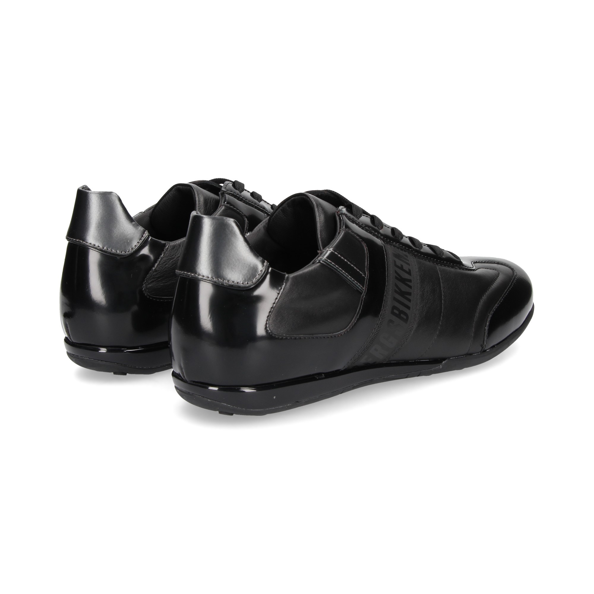 CUIR NOIR SPORT AVEC CORDON DE CUIR NOIR