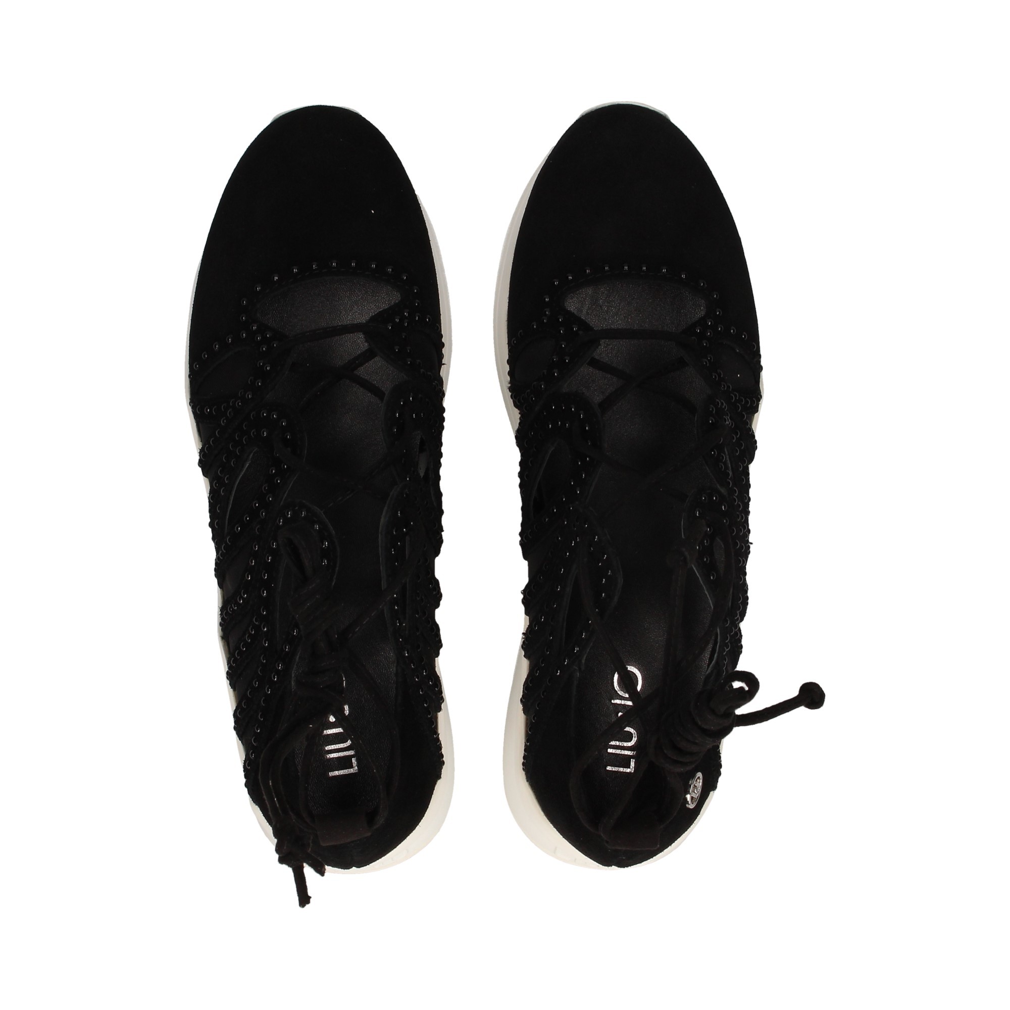 sportliche-schwarze-nubukleder-sandale