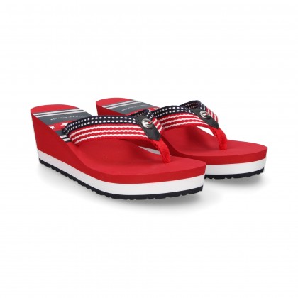 BERÇO VERMELHO FITFLOP 