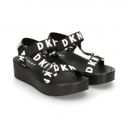 SANDALIA PLATFORM BLACK TAPES