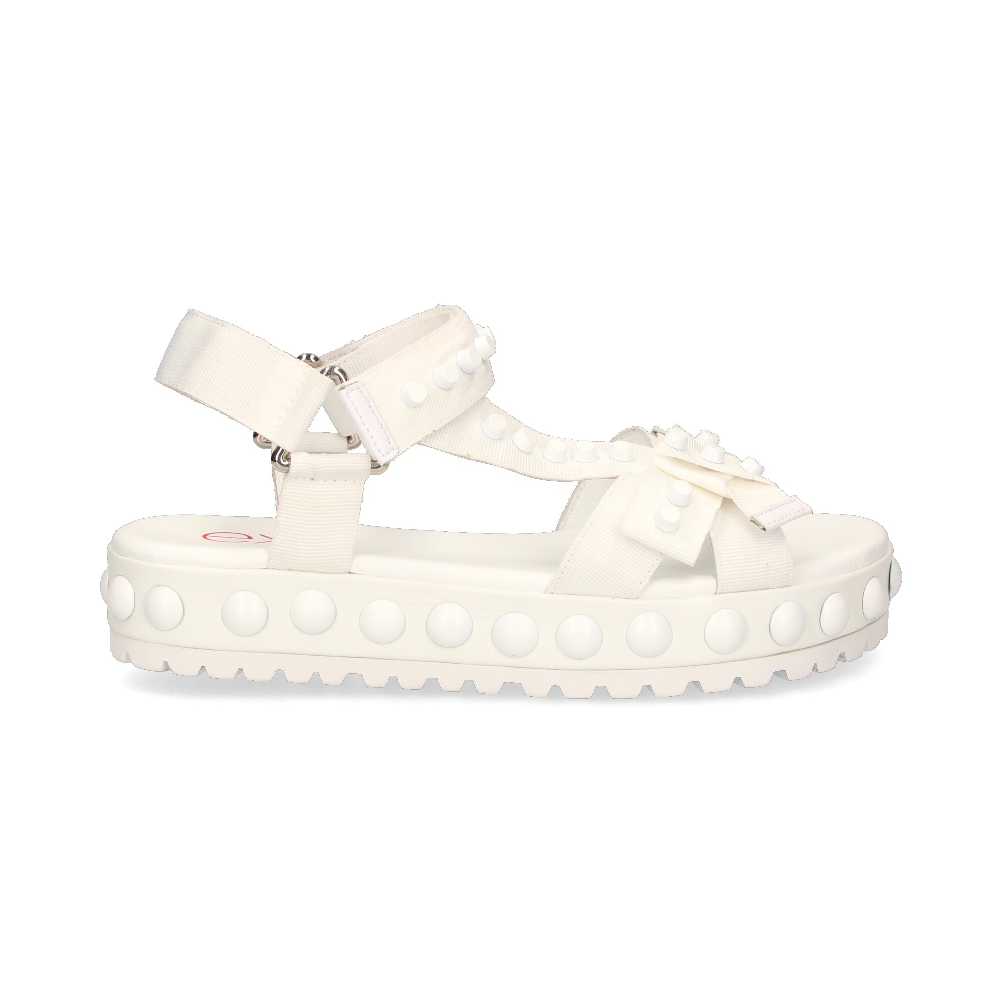 sandalia-plataforma-tachas-negro