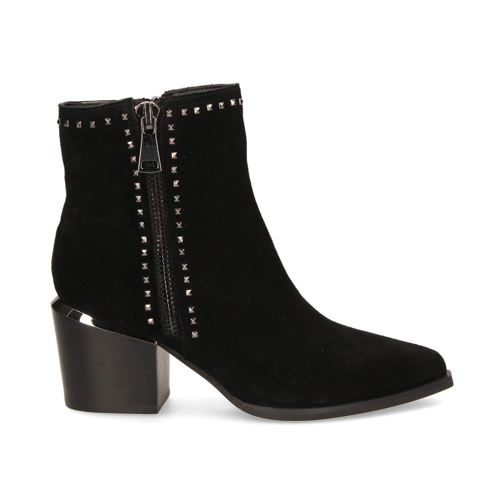 botin-tachas-ante-negro