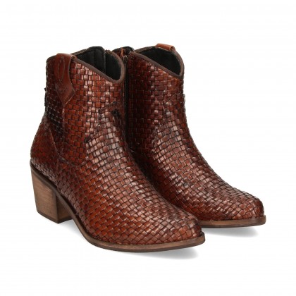 BOTIN TRENZADO MARRON