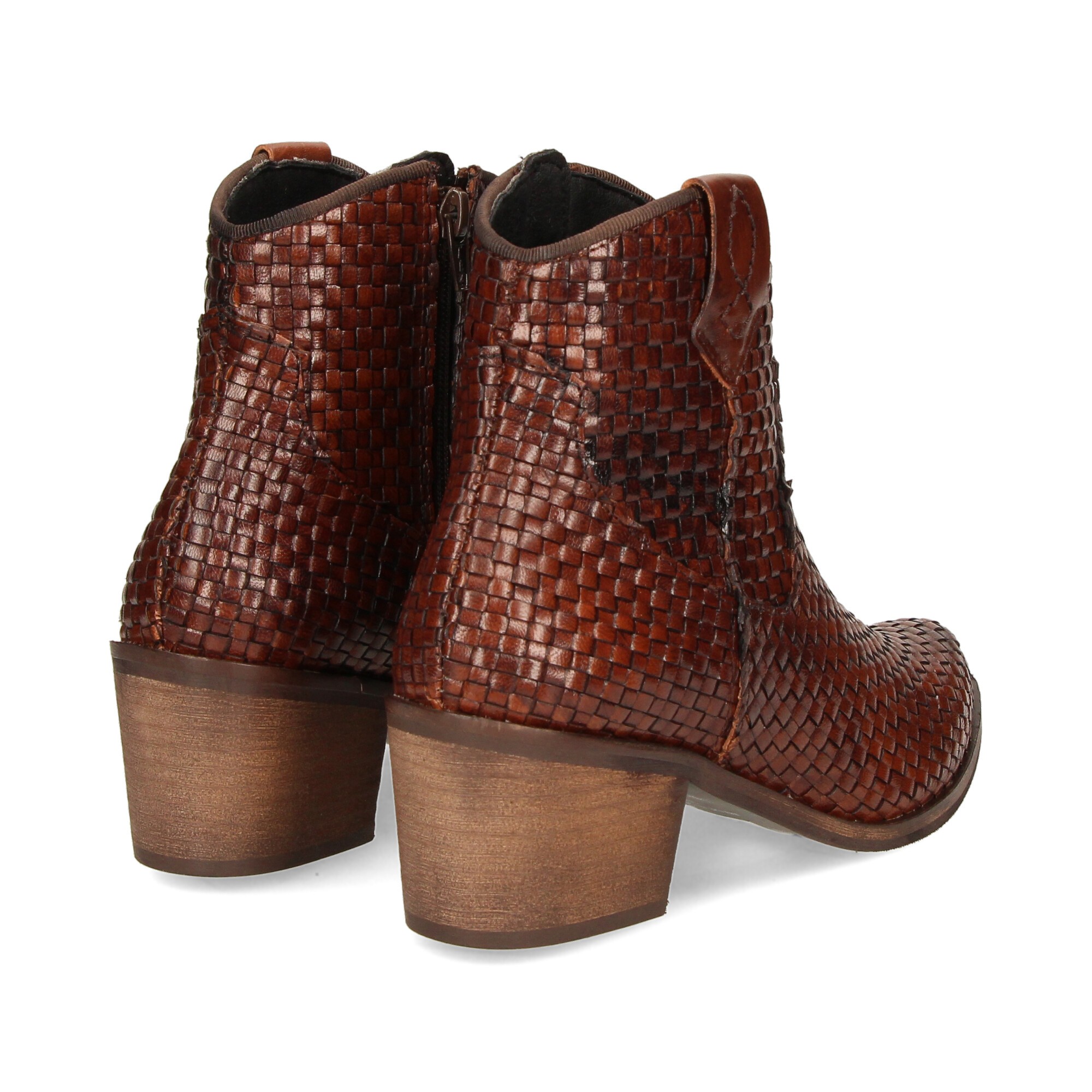 botin-trenzado-marron