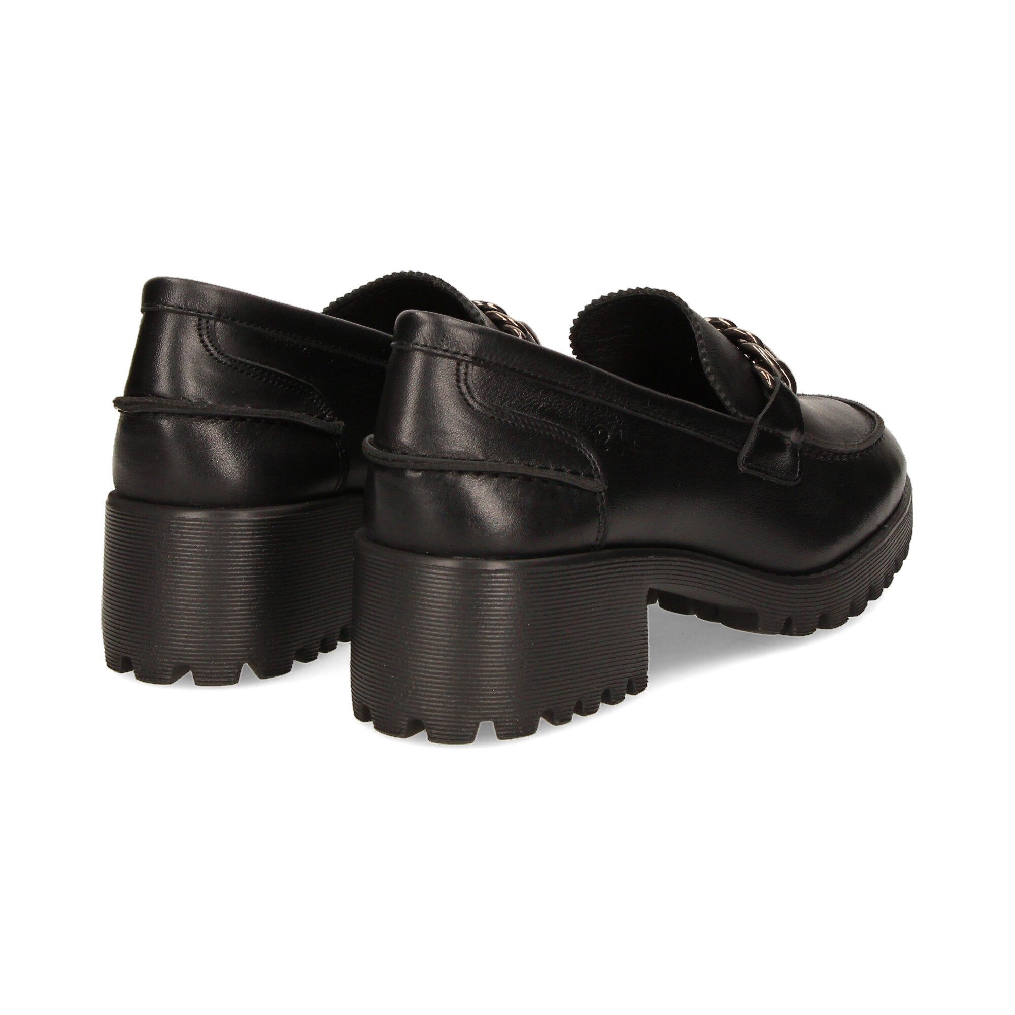 mocasin-eslabon-charol-negro