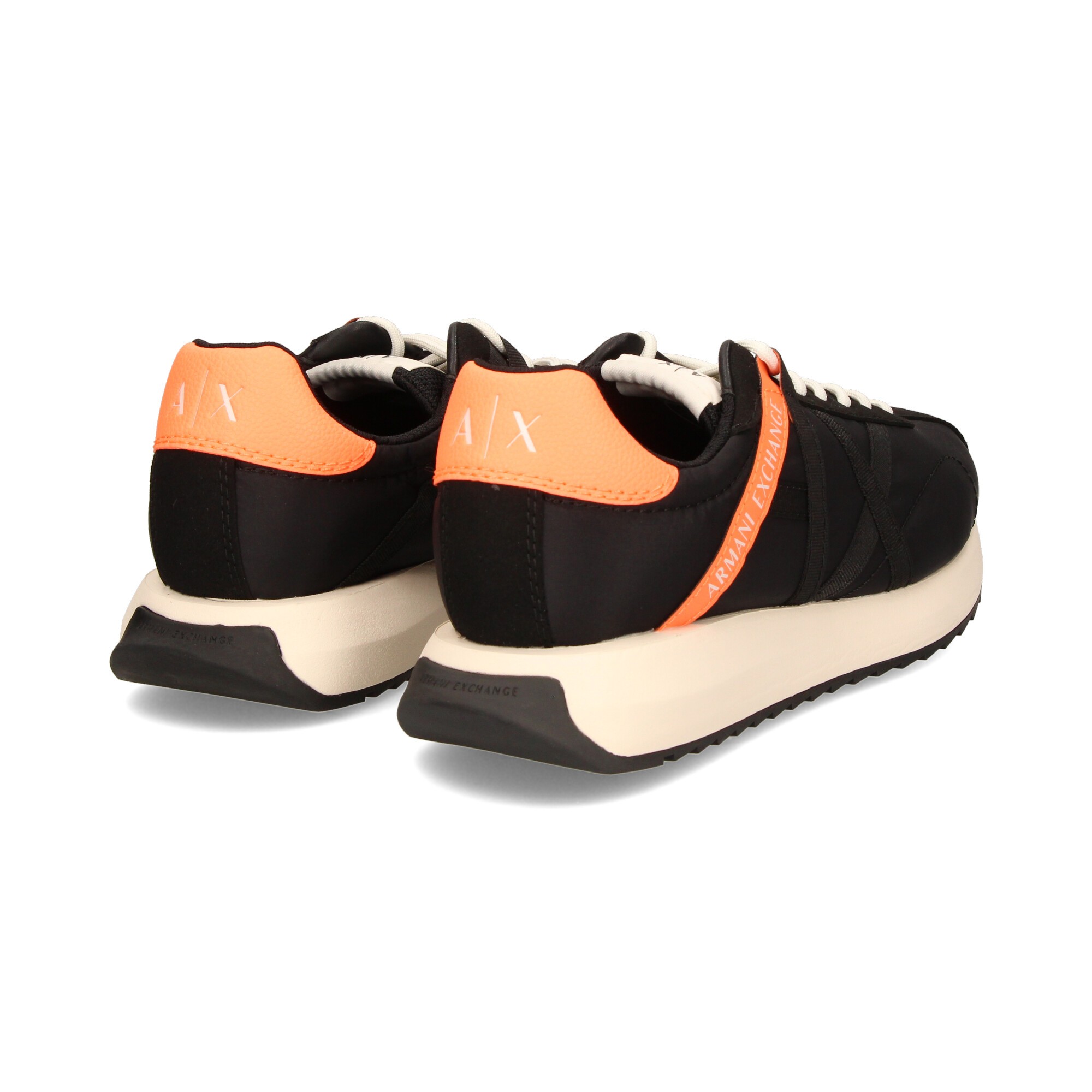 deportivo-nylon-negro-naranja