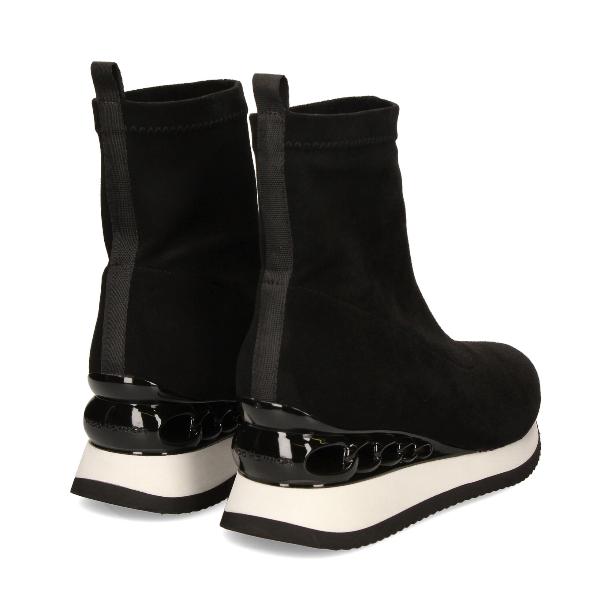 botin-ante-negro