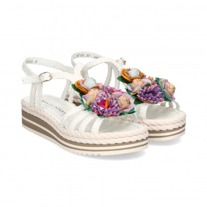 SANDALIA PLAT.BEBE FLORES BLANCO