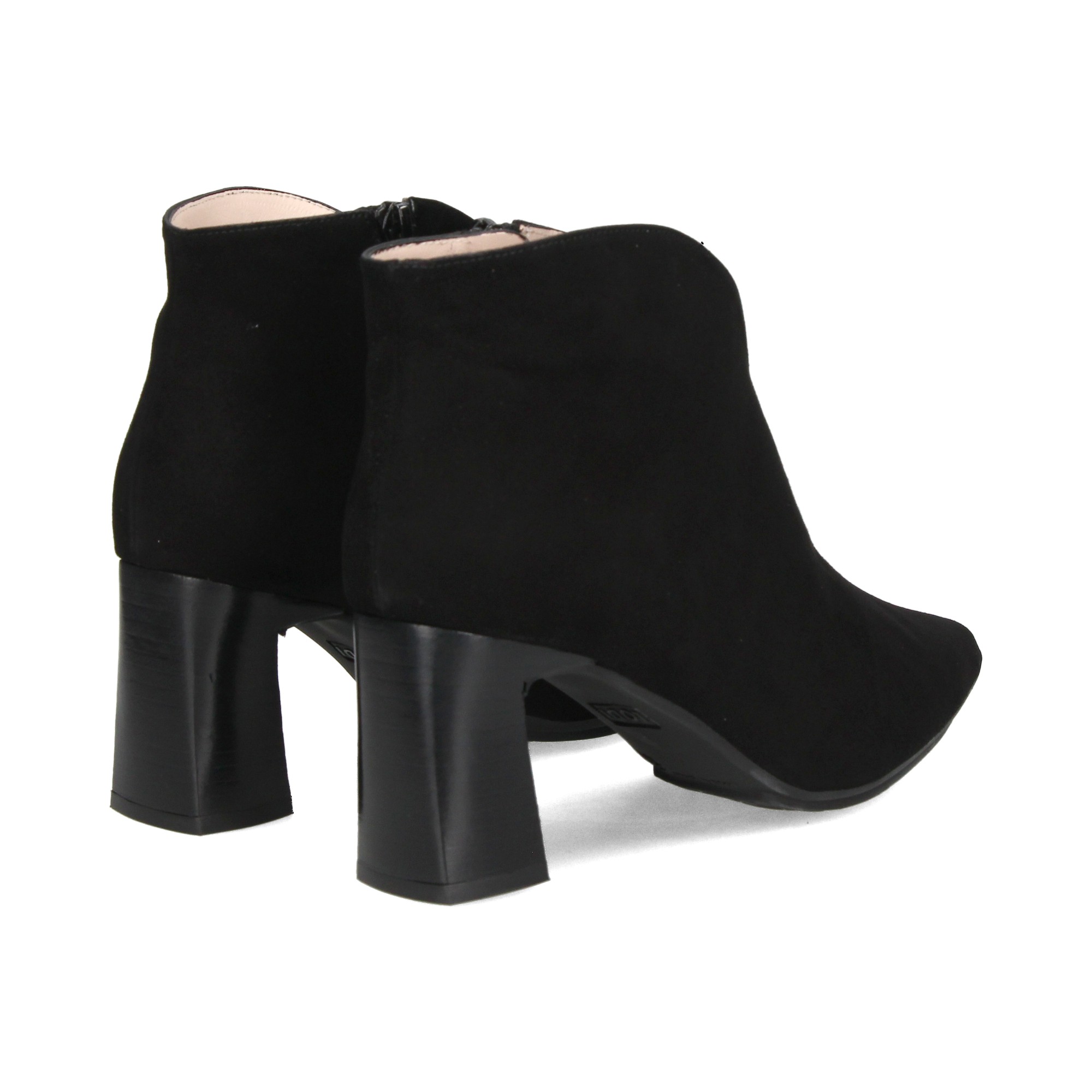 botin-ante-negro