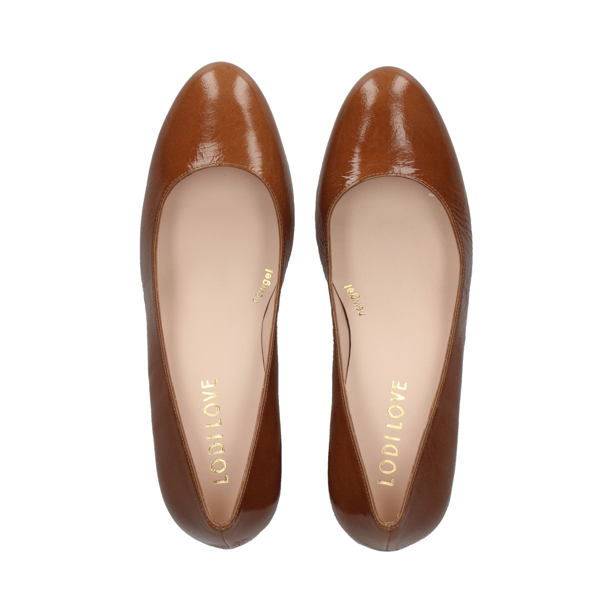 salon-charol-arrugado-camel