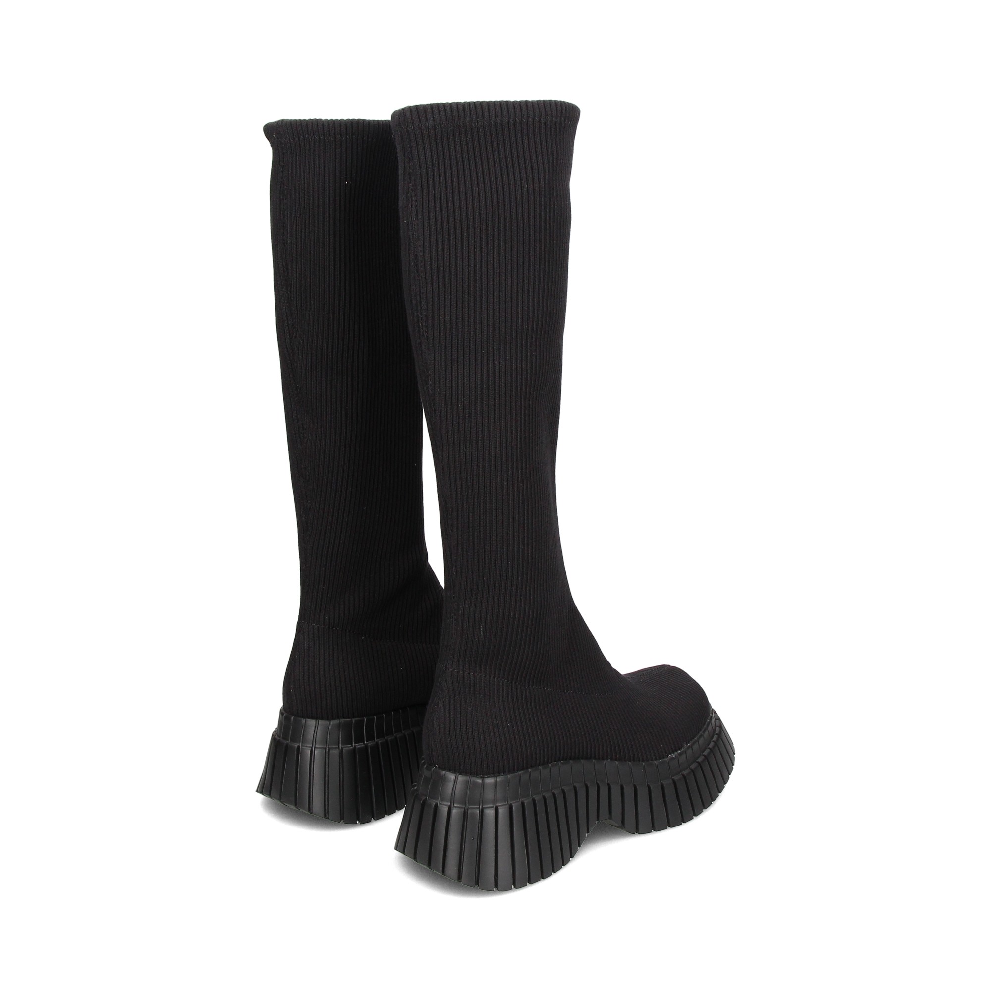 bota-plataforma-textil-negro