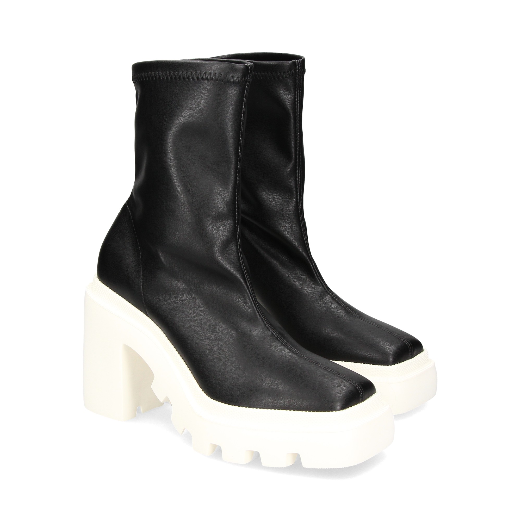 plataforma-blanco-botin-negro