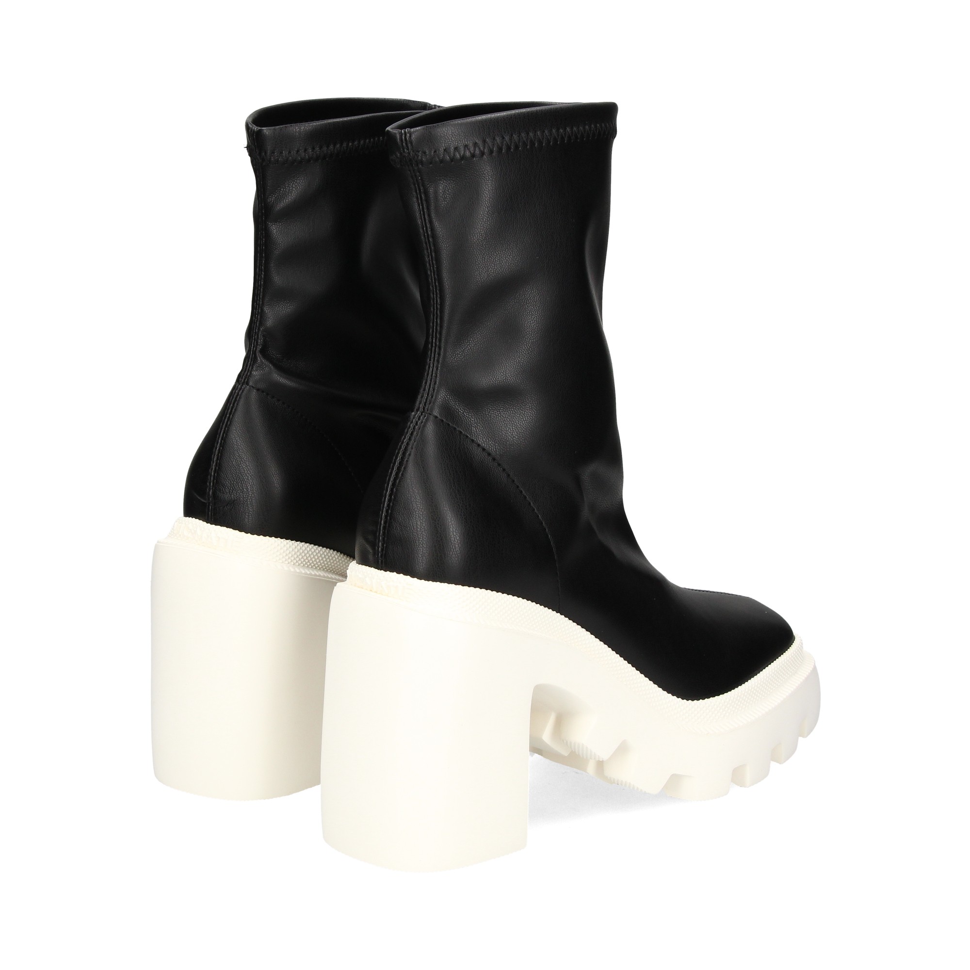 plataforma-blanco-botin-negro