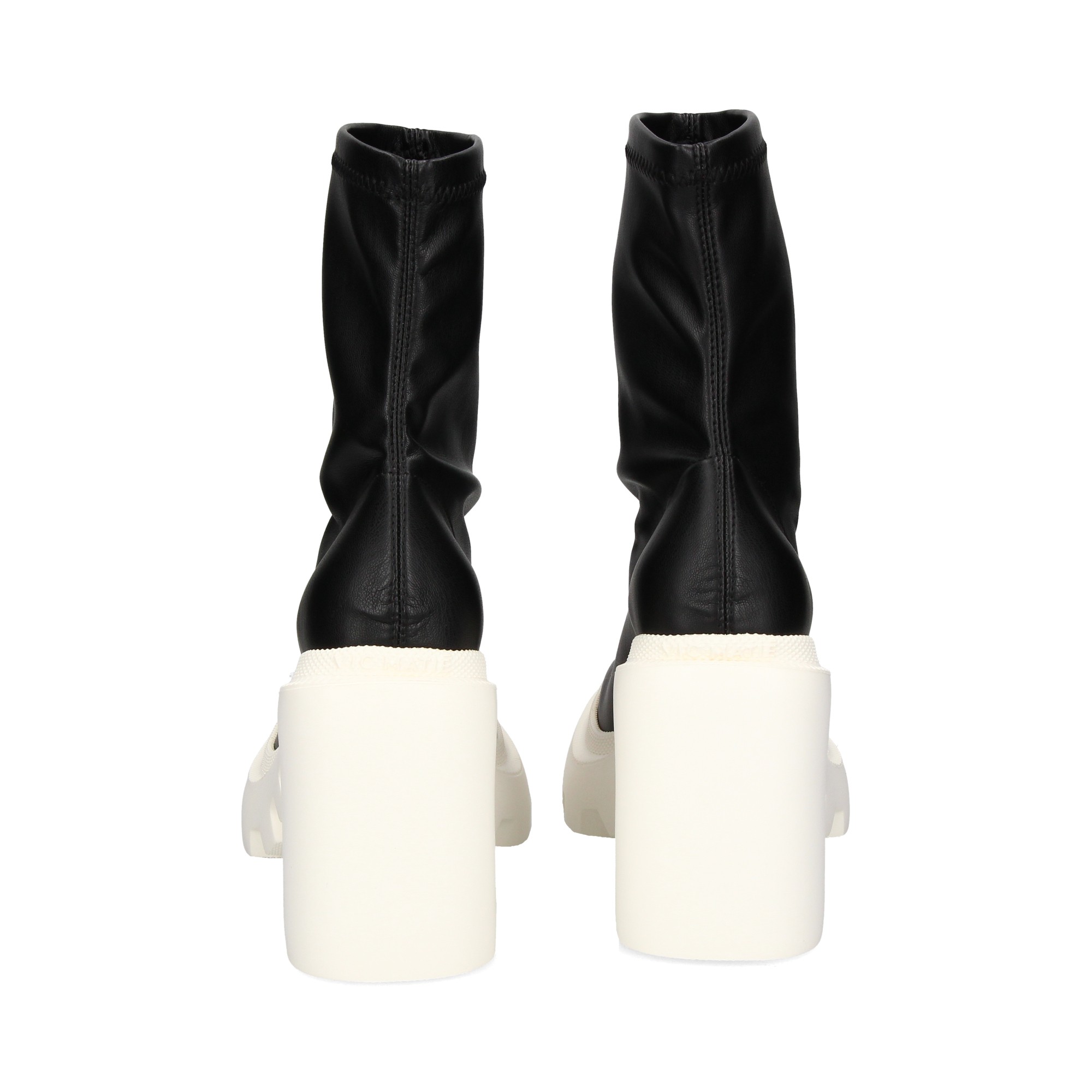 plataforma-blanco-botin-negro