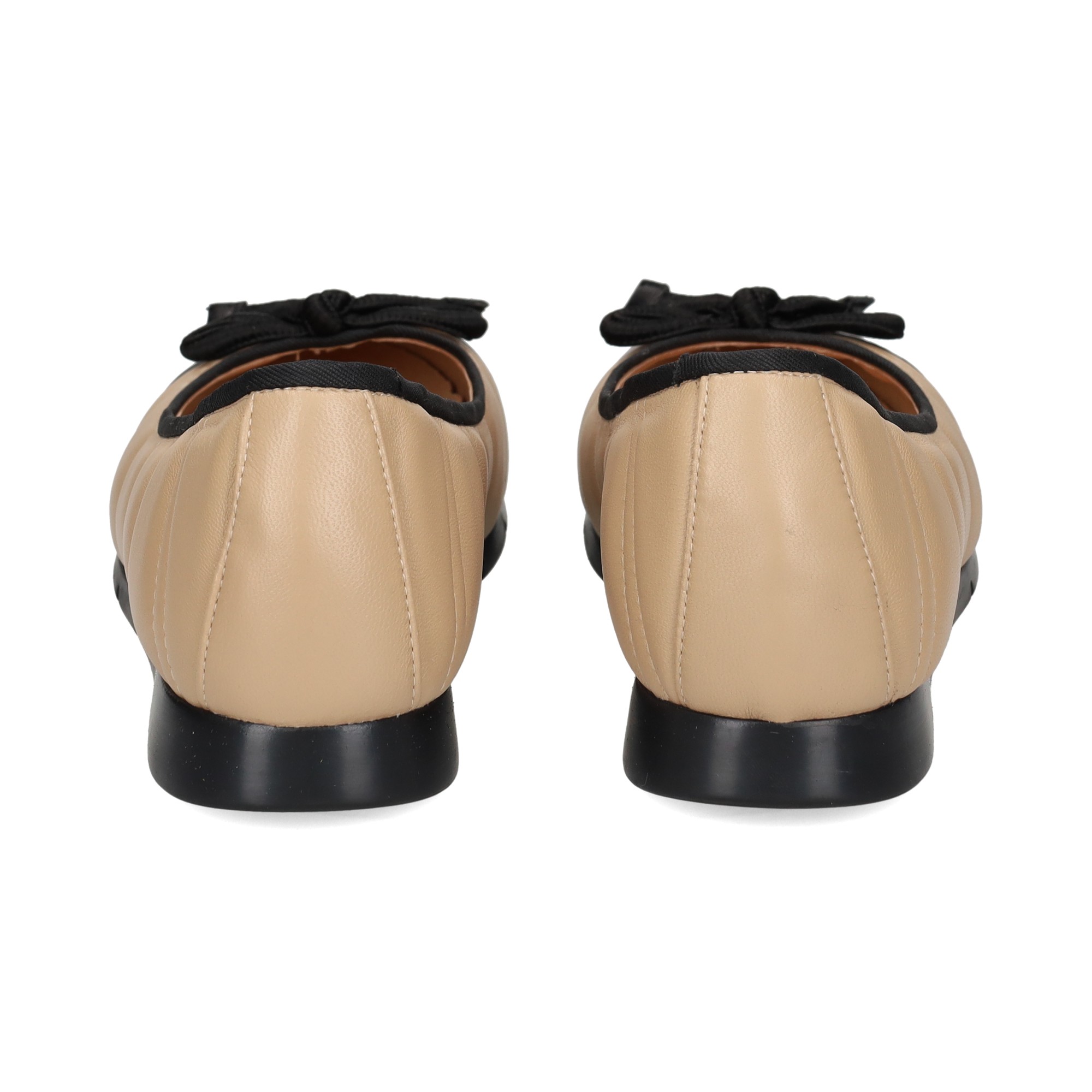 bailarina-lazo-piel-arena-negro