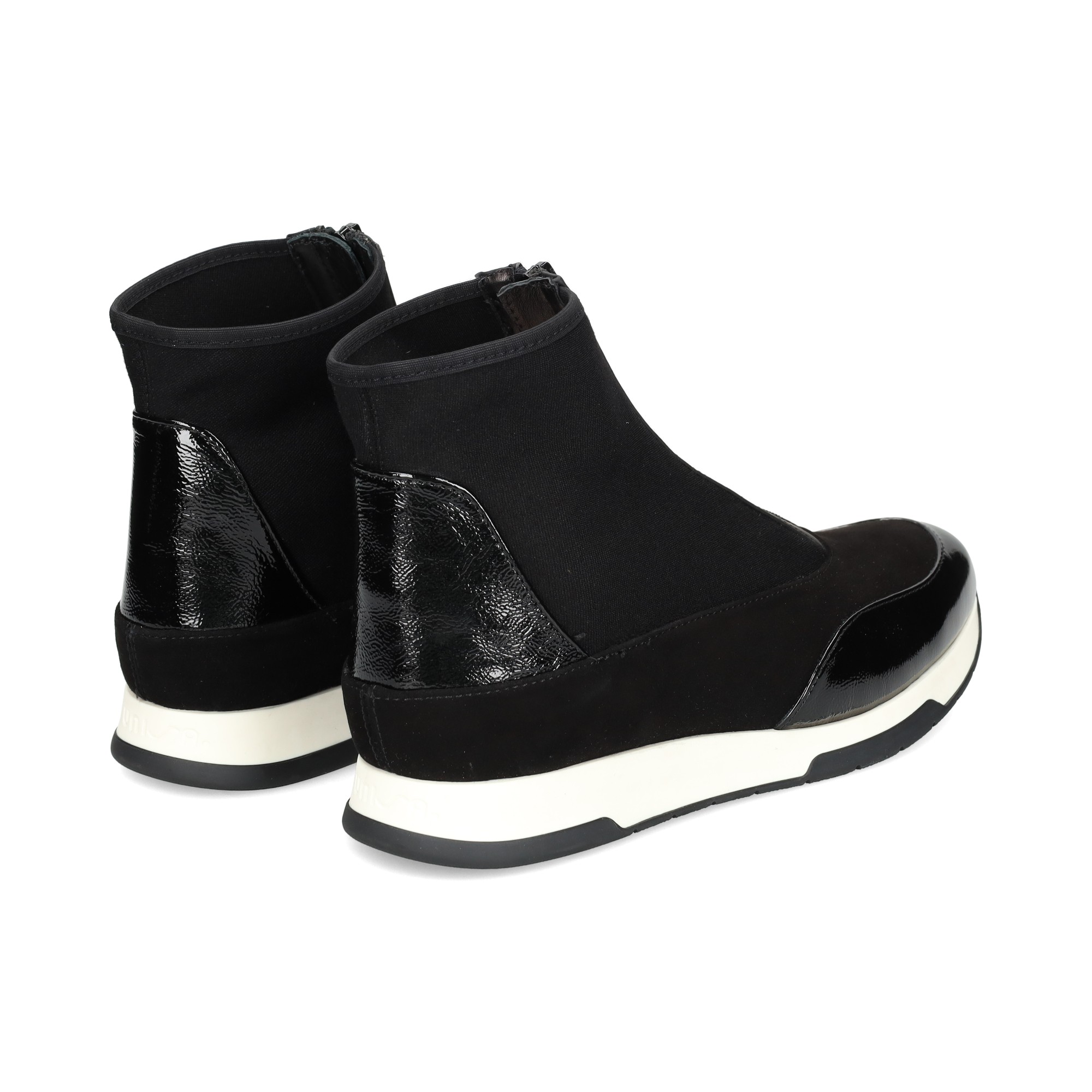 botin-cremallera-ante-charol-negro