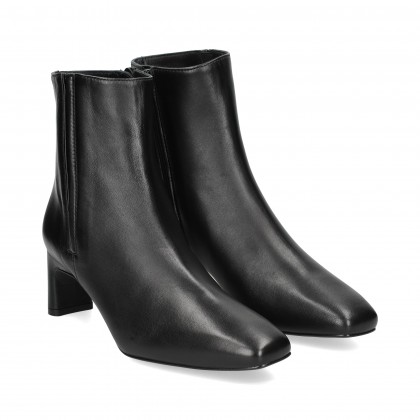 BOTIN COSTURA LADO PIEL NEGRO