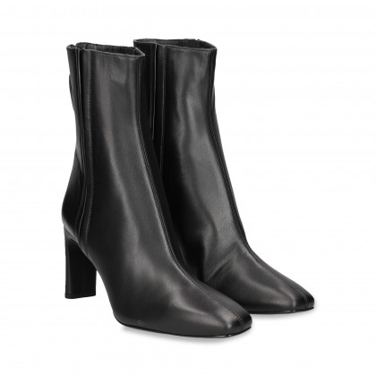 BOTIN COSTURA LADO PIEL NEGRO