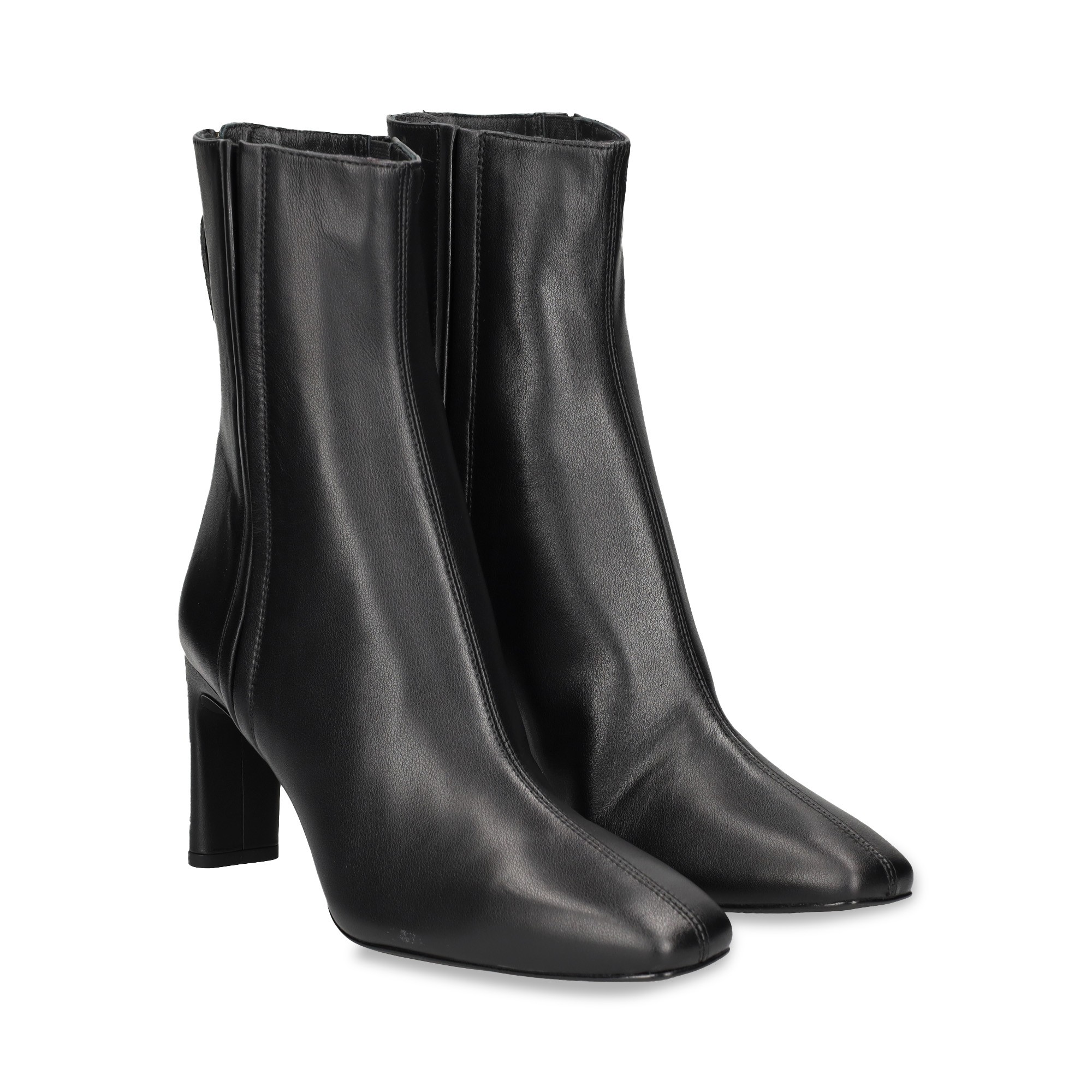 botin-costura-lado-piel-negro