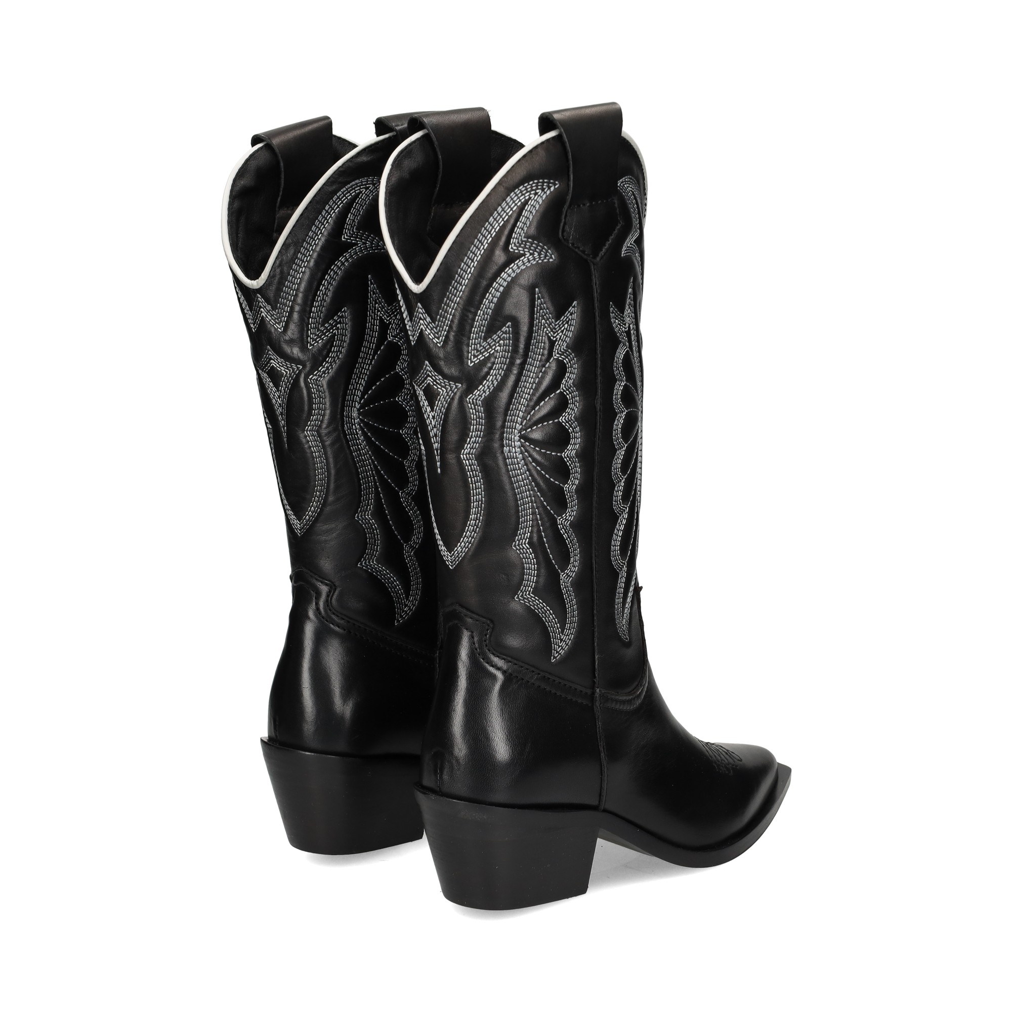 botin-cowboy-bordada-negro