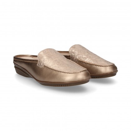 MOCCASIN CLOGS BRONZE INSTEP ENGRAVING