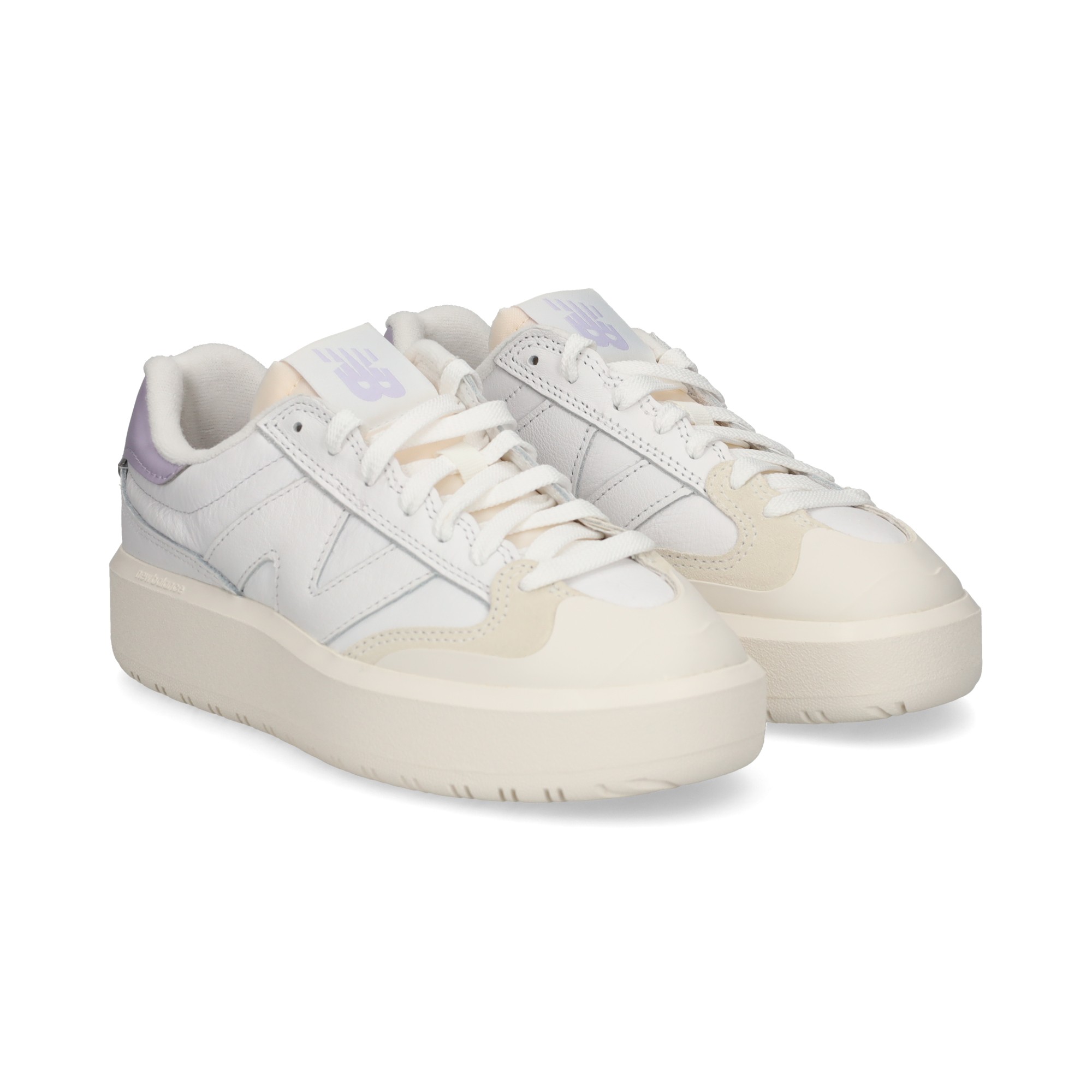 talon-lila-deportivo-piel-blanco