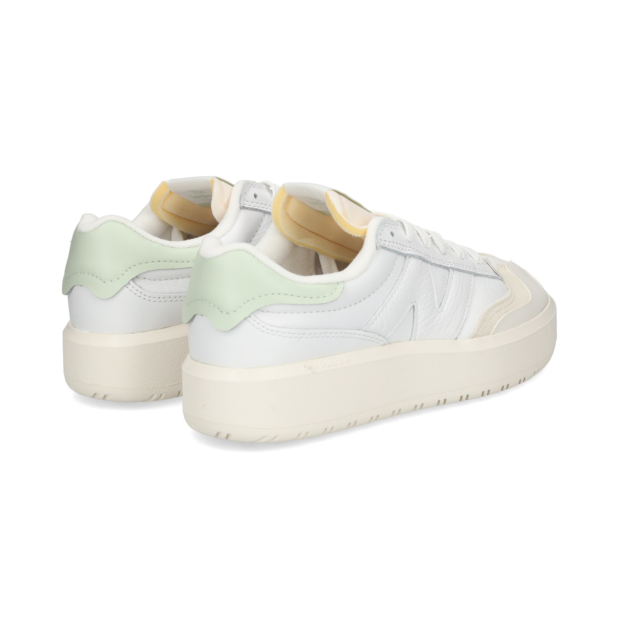 talon-verde-deportivo-piel-blanco