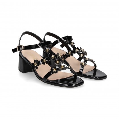 CARMELITE SANDAL WITH BLACK PATENT LEATHER FLOWERS