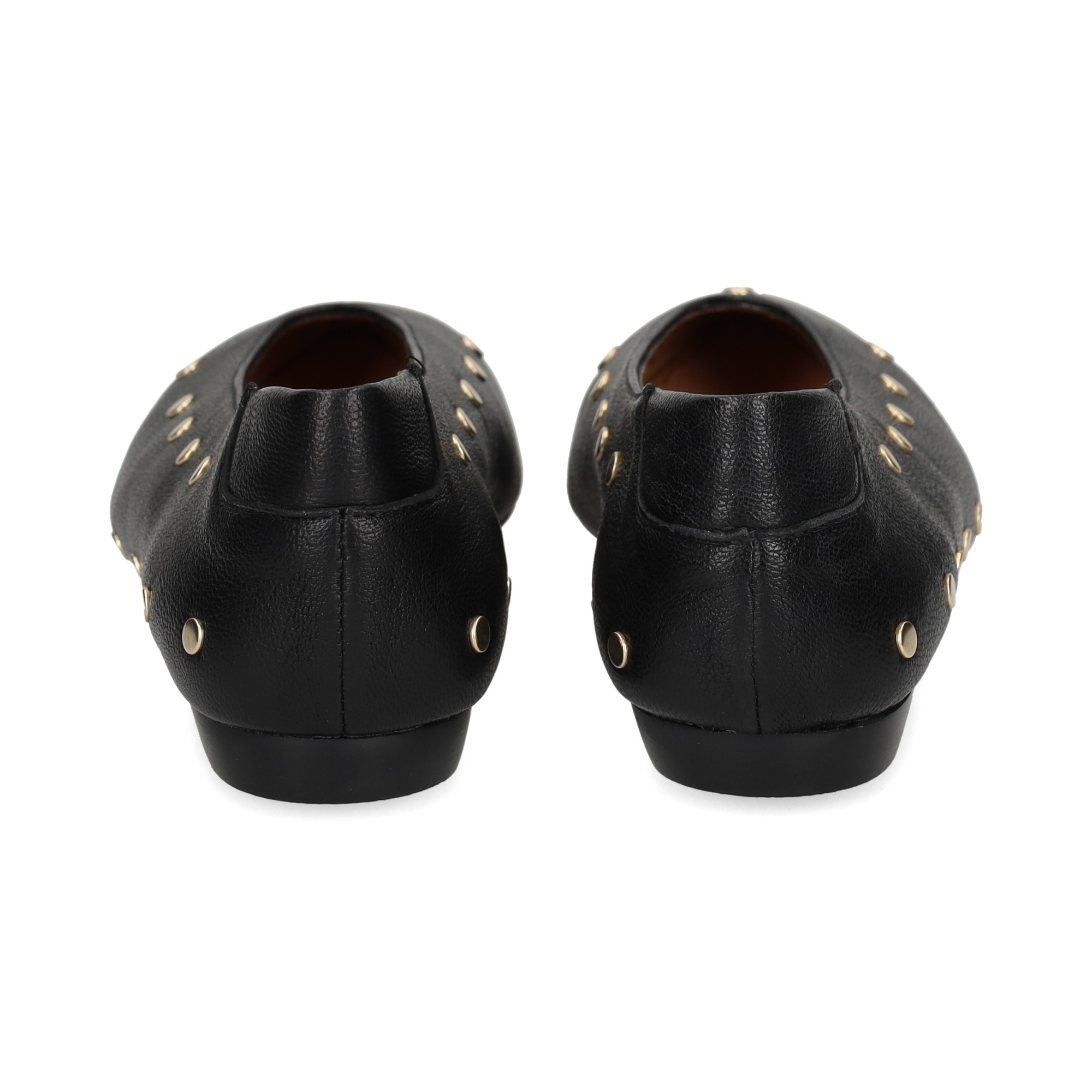 bailarina-piel-negro-tachuelas
