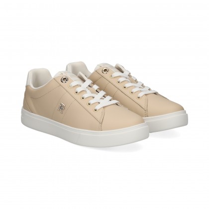 TALON BLANCO LOGO METAL PIEL BEIGE