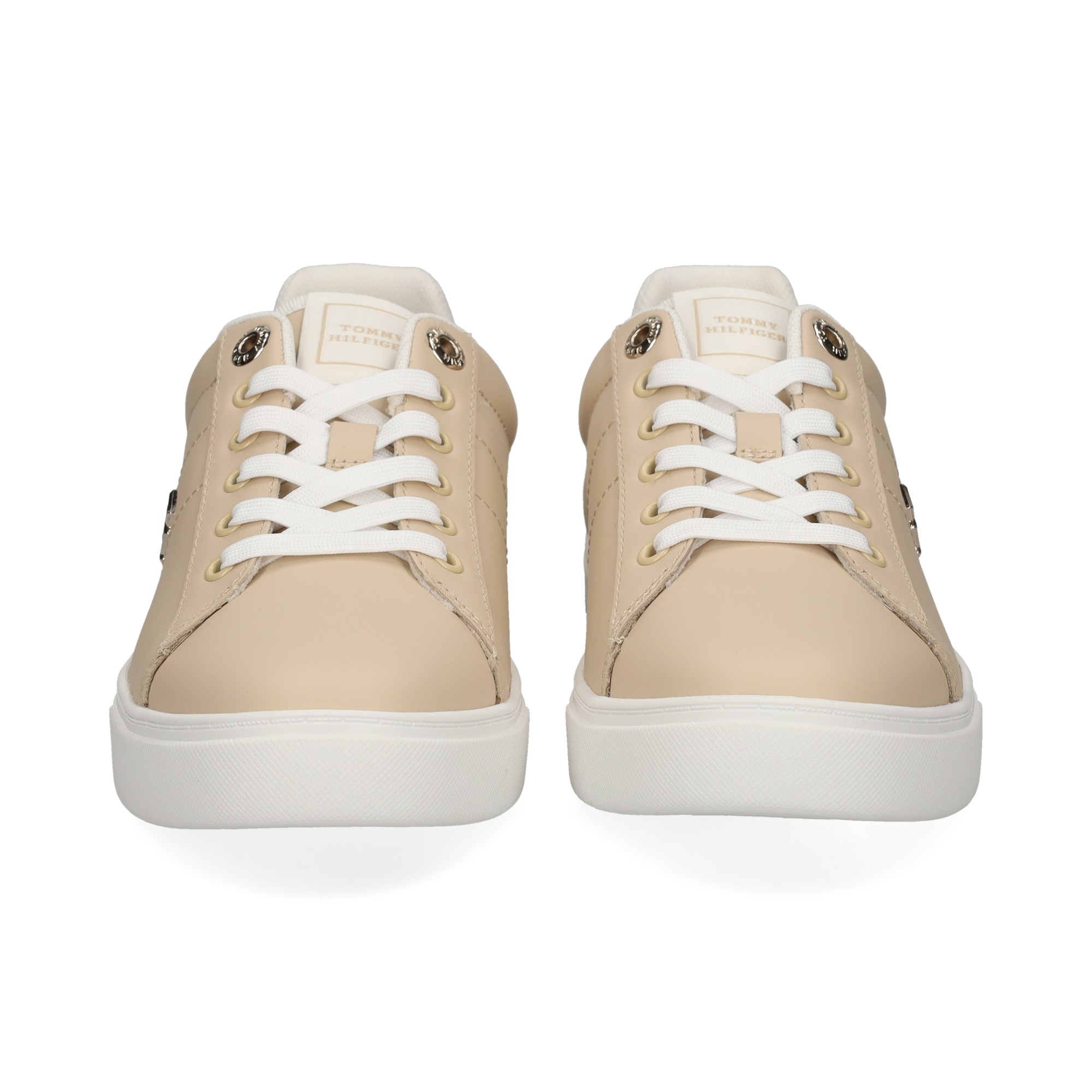 talon-blanco-logo-metal-piel-beige