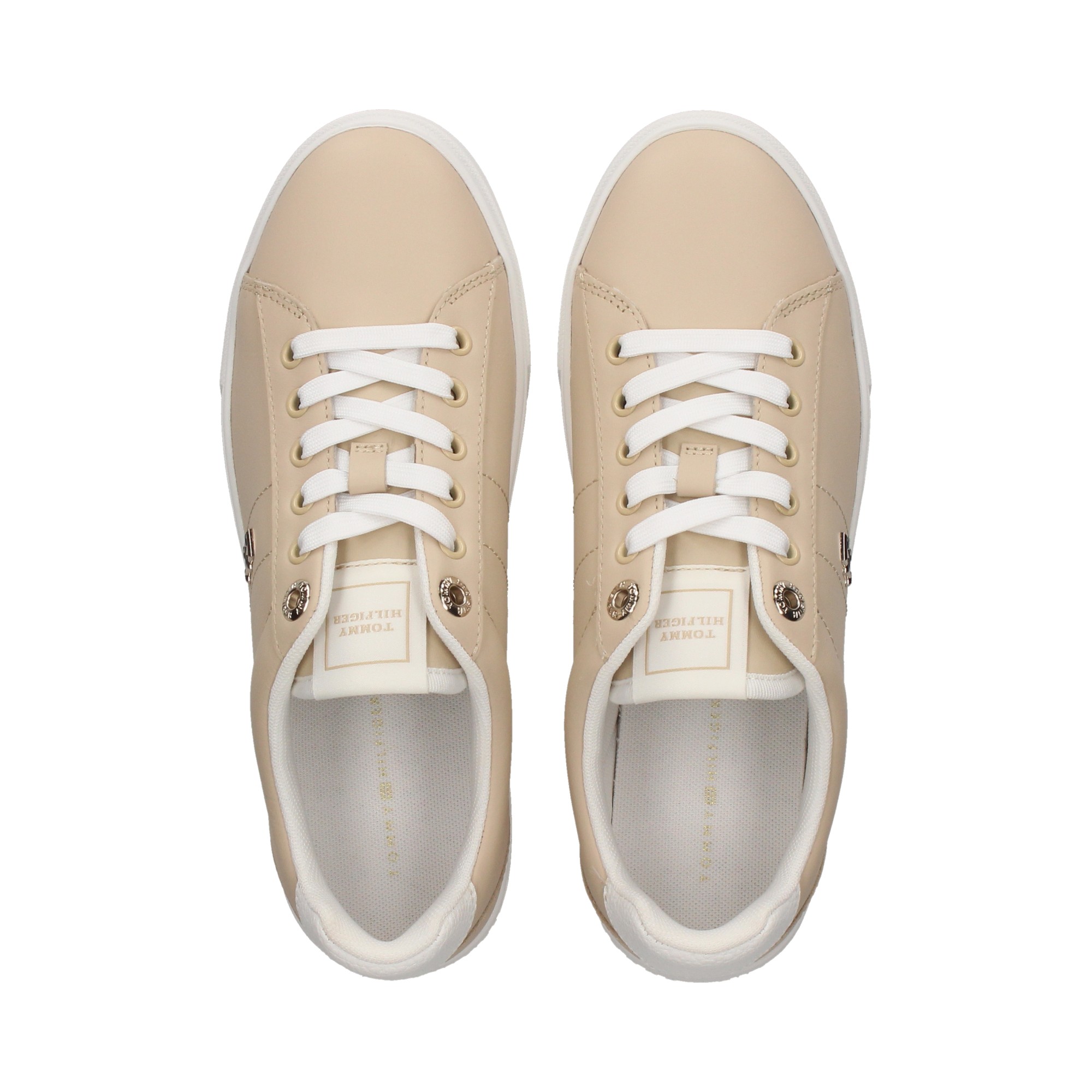 talon-blanco-logo-metal-piel-beige