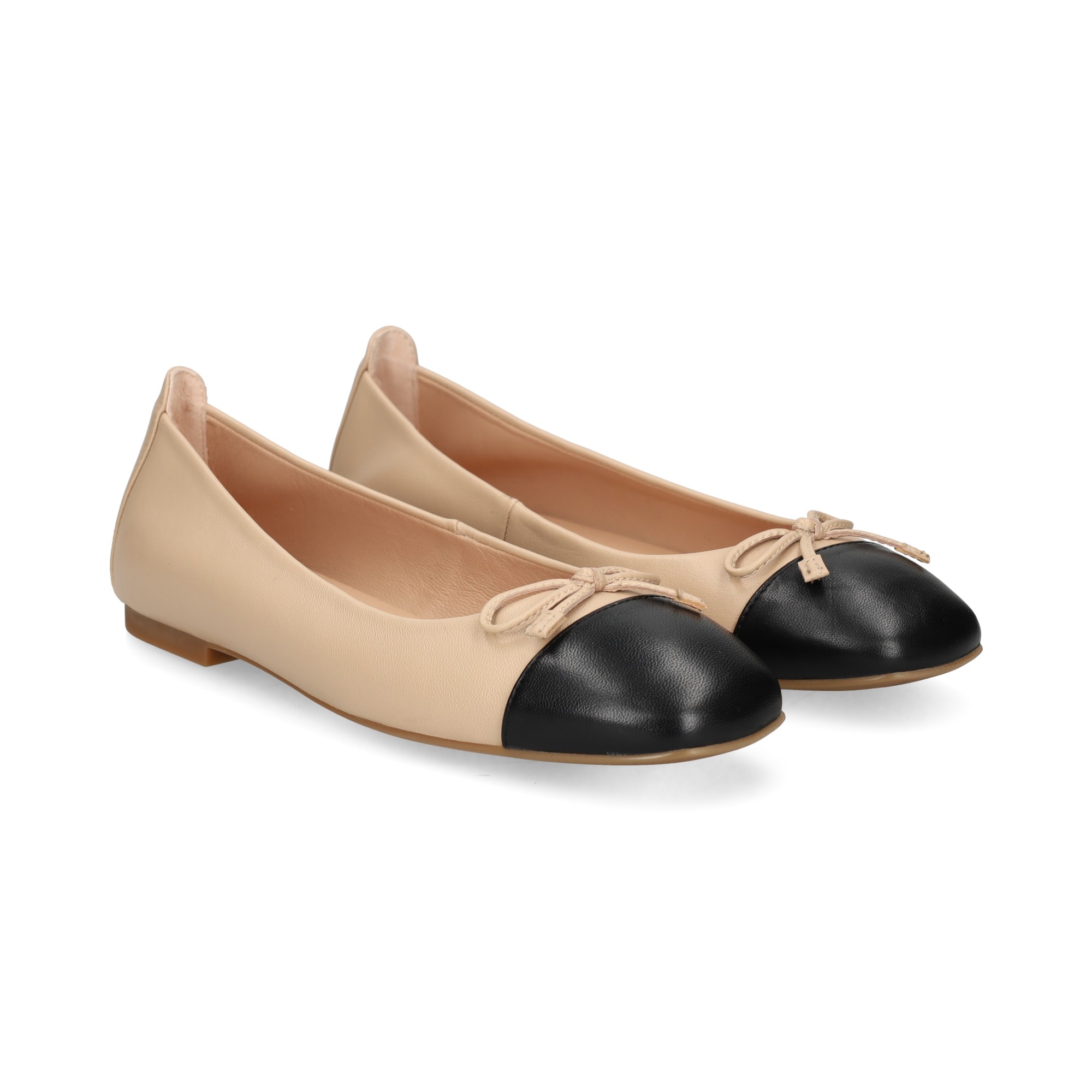 bailarina-punta-negro-piel-beige