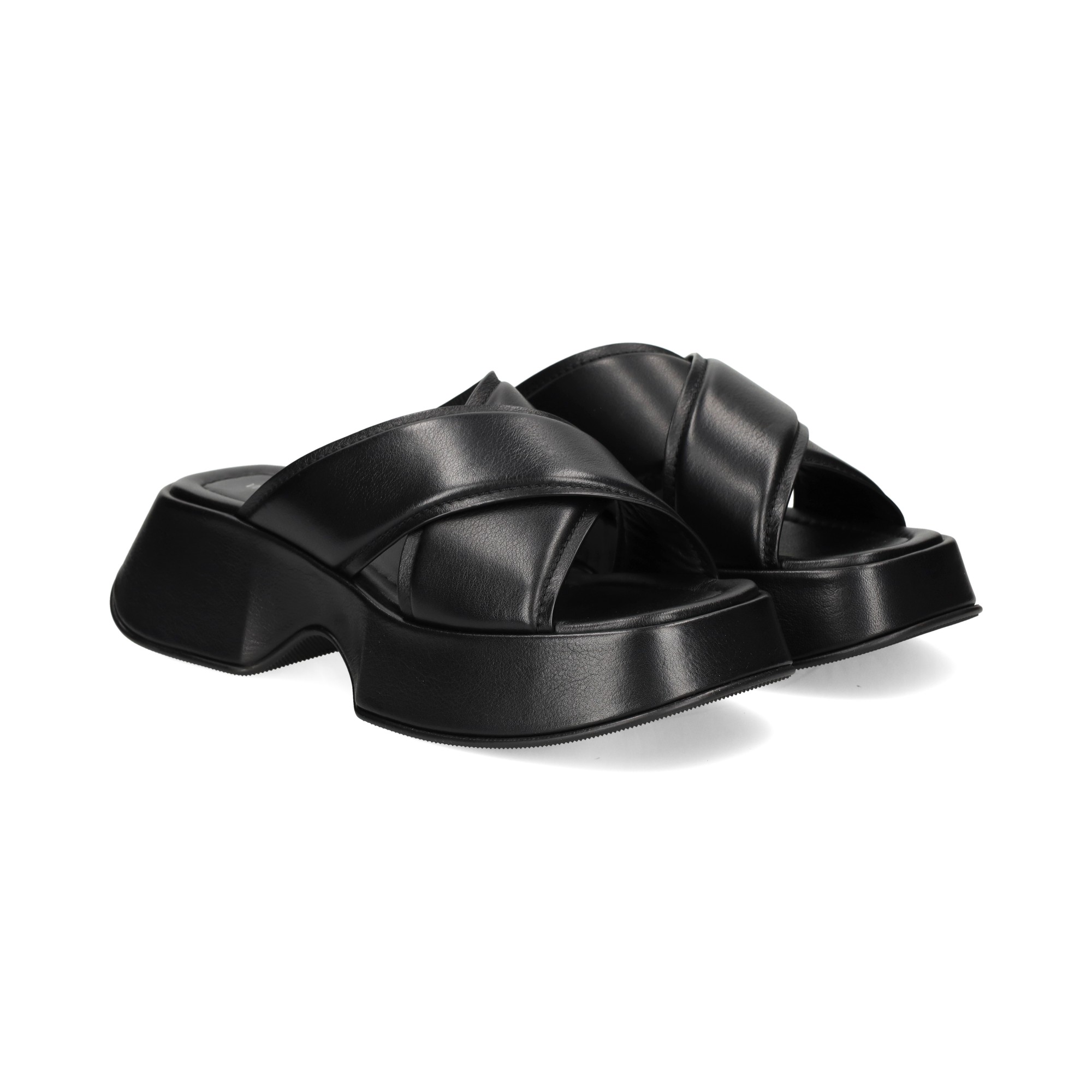 pala-plataforma-cruzada-piel-negro