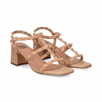 SANDALIA BEBE TACHAS PIEL NUDE