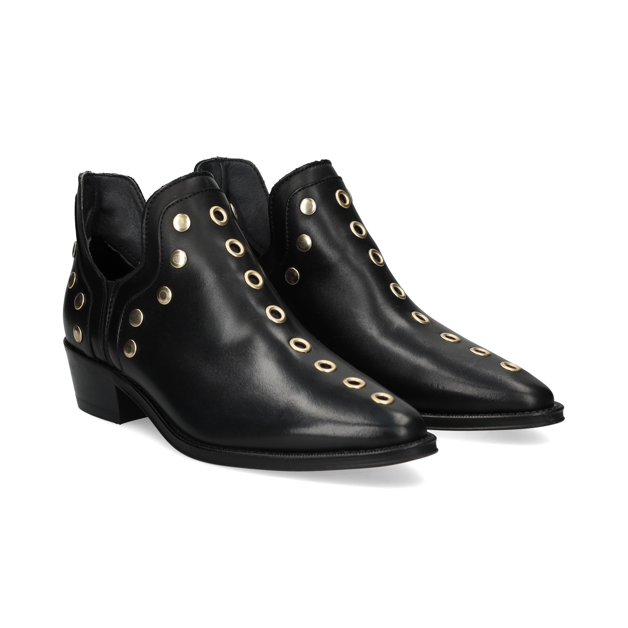 botin-tachas-piel-negro