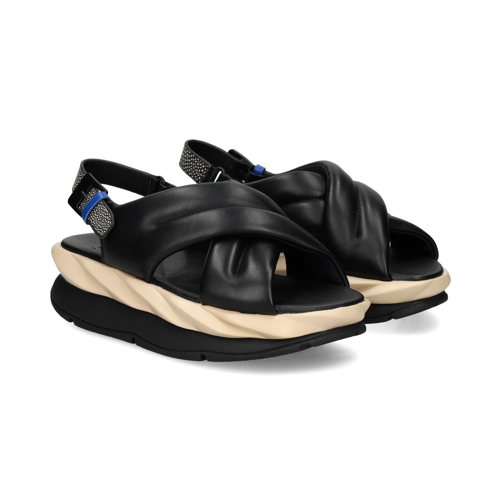 sandalia-cruzada-piel-negro