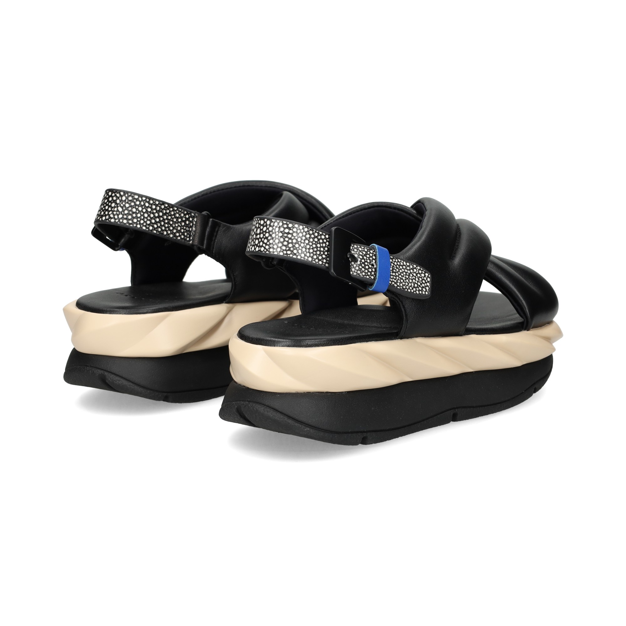 sandalia-cruzada-piel-negro