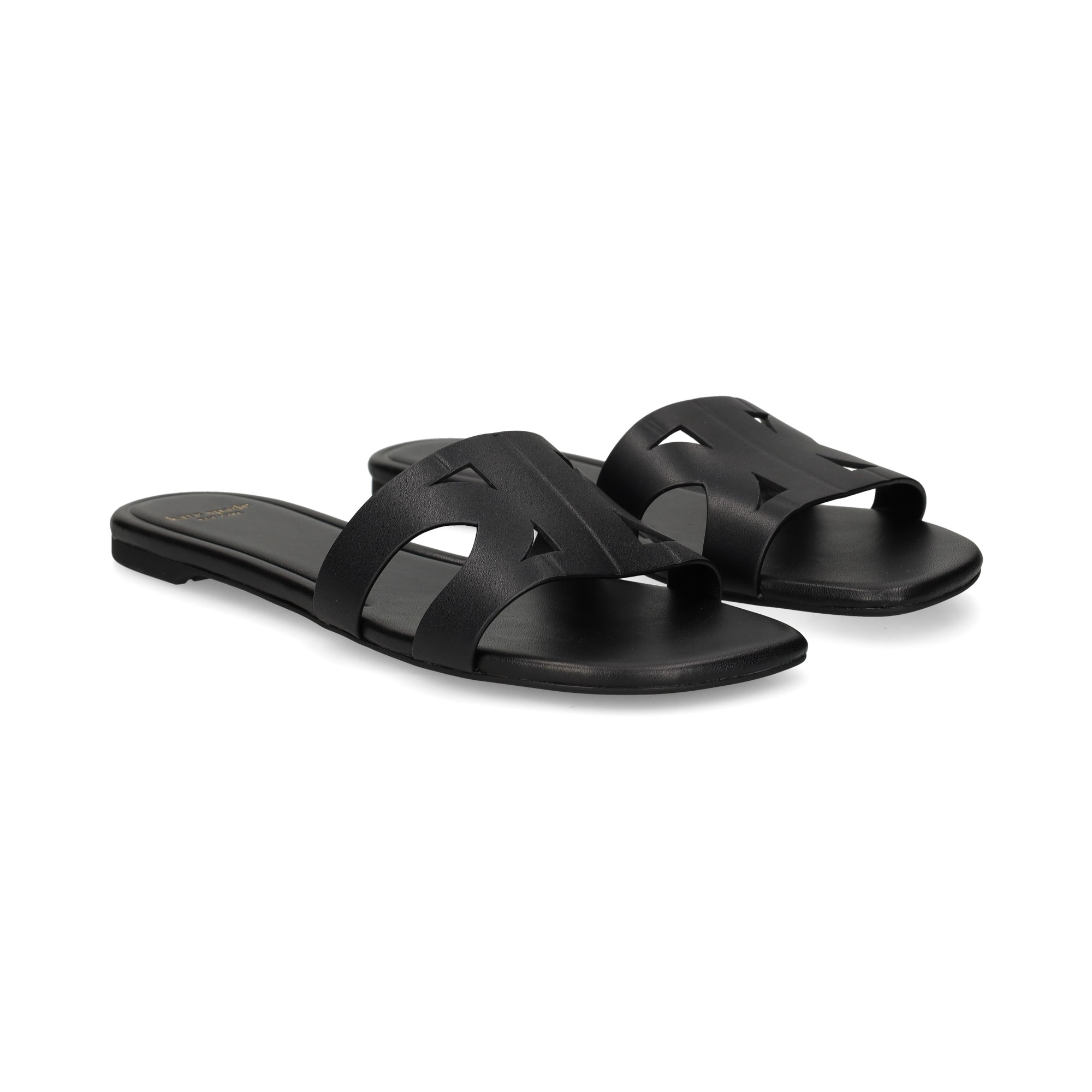 pala-huecos-piel-negro