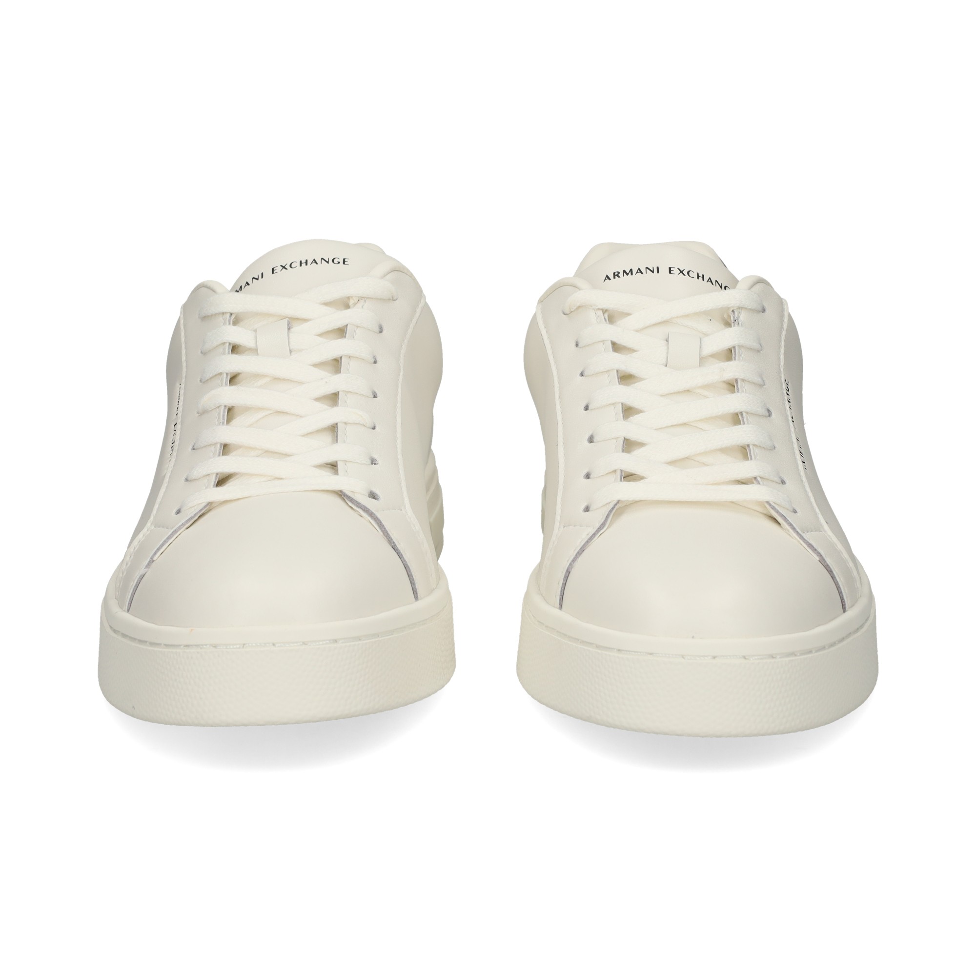 talon-negro-deportivo-piel-blanco