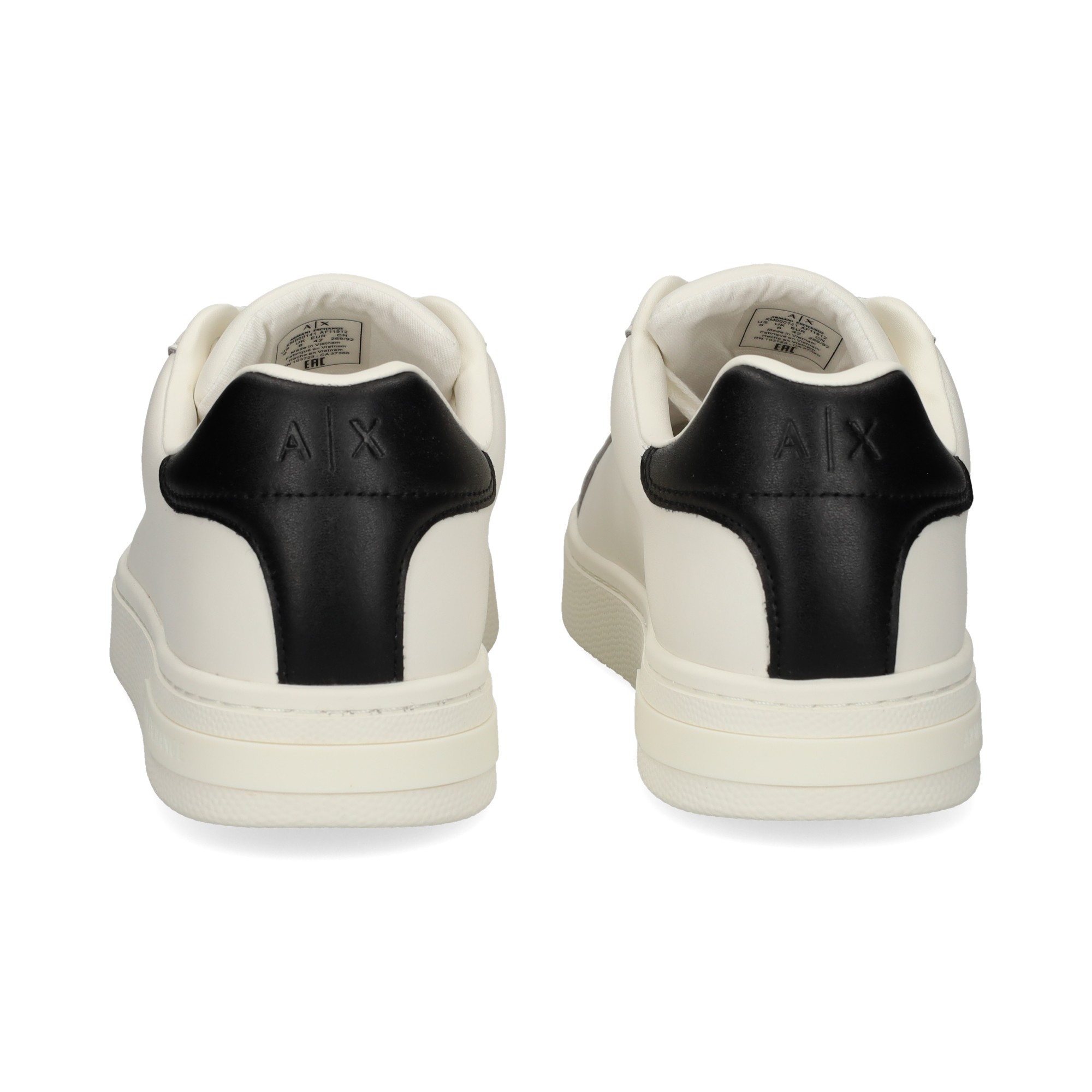 talon-negro-deportivo-piel-blanco