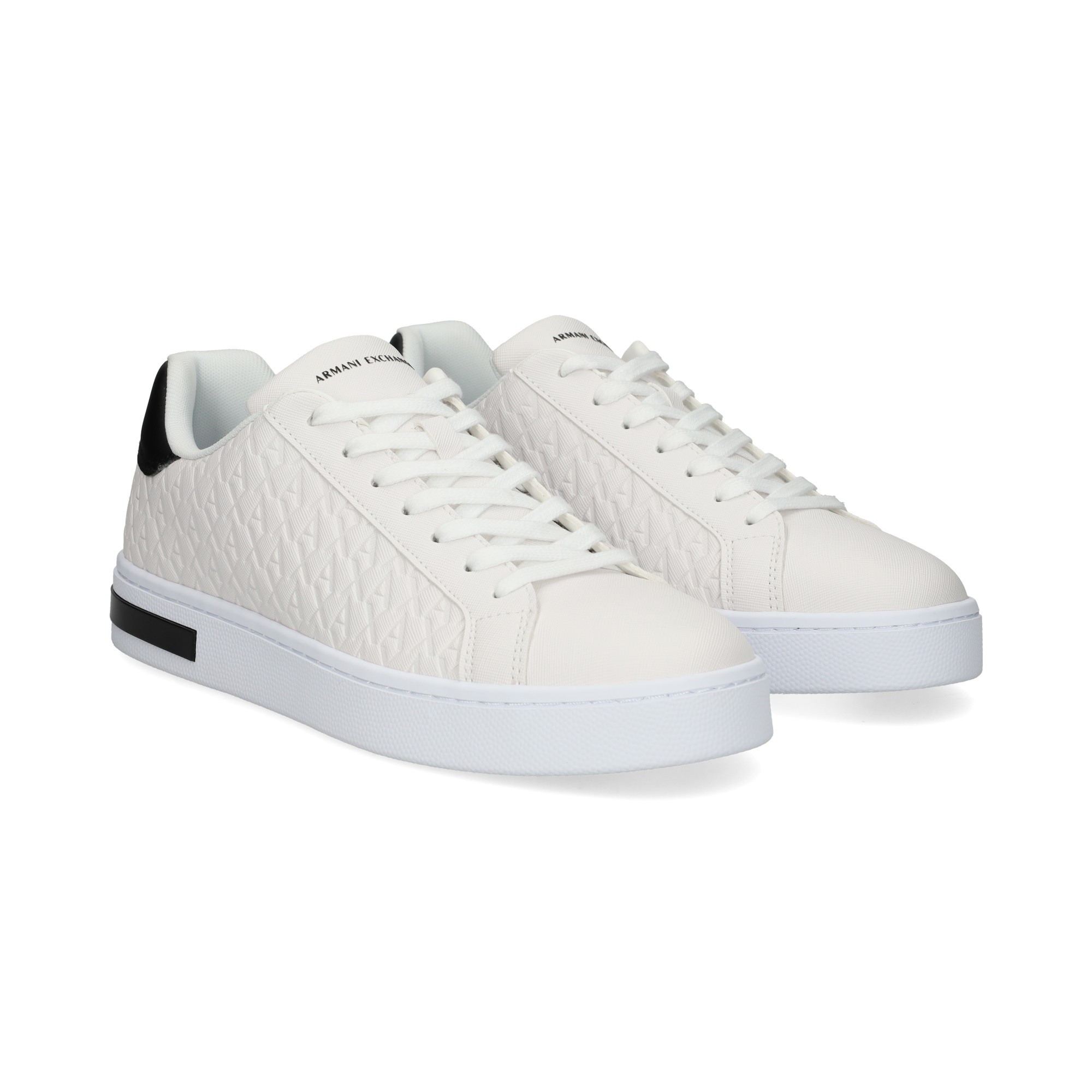talon-negro-deportivo-labrado-blanco