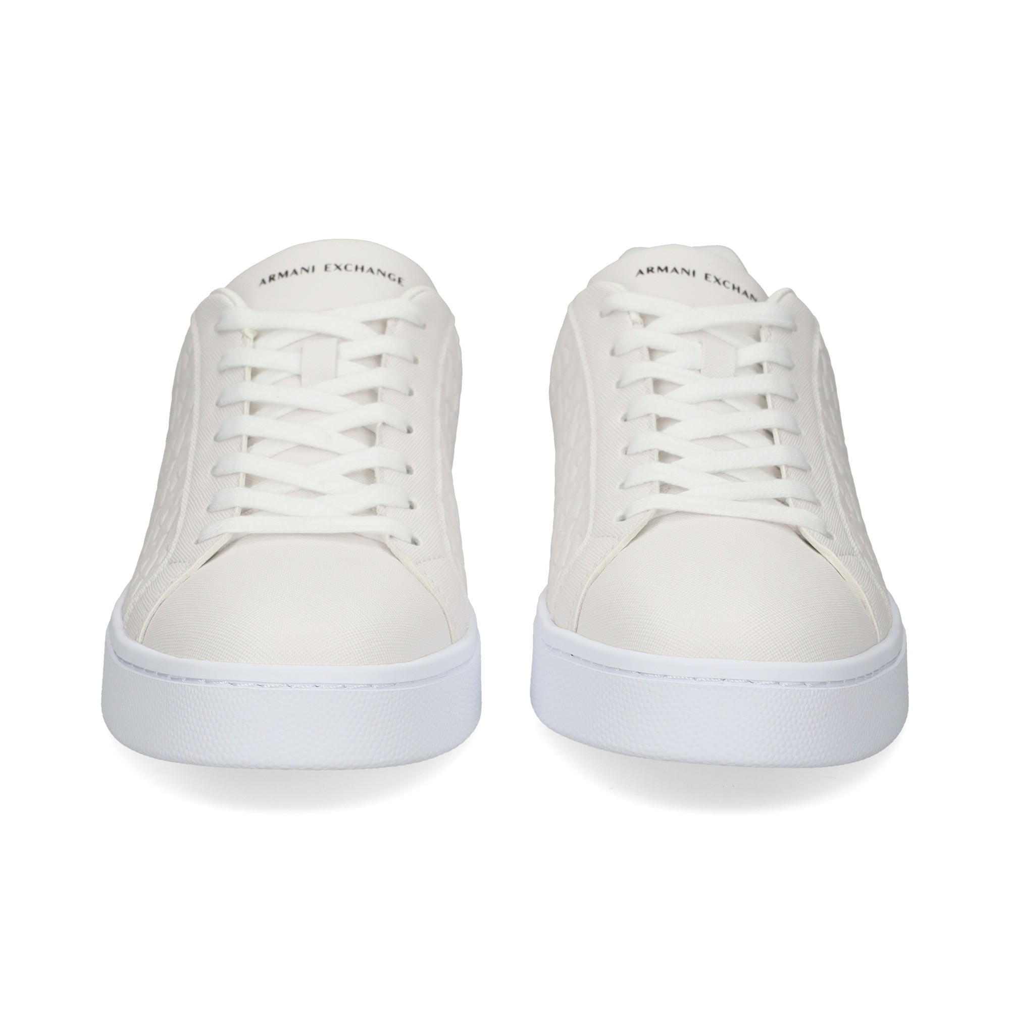 talon-negro-deportivo-labrado-blanco