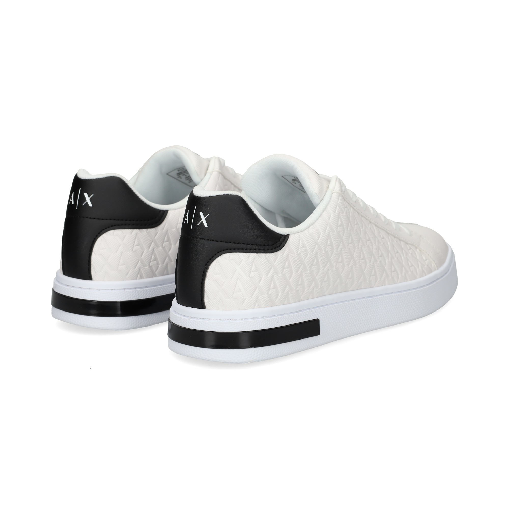 talon-negro-deportivo-labrado-blanco