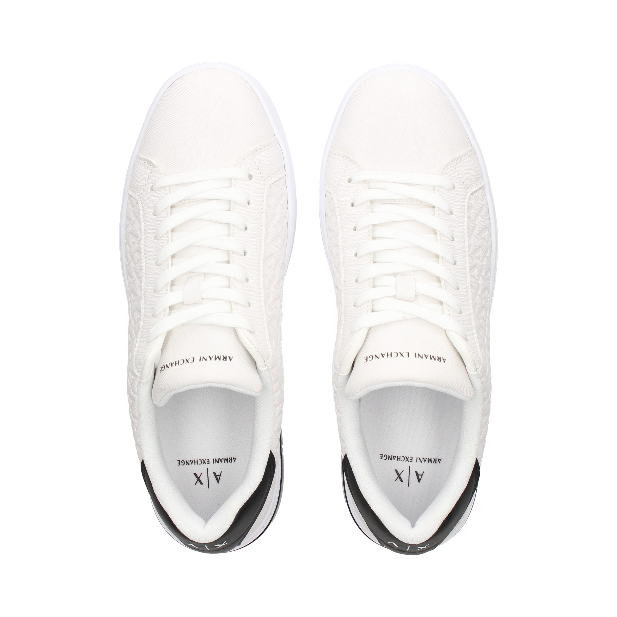 talon-negro-deportivo-labrado-blanco