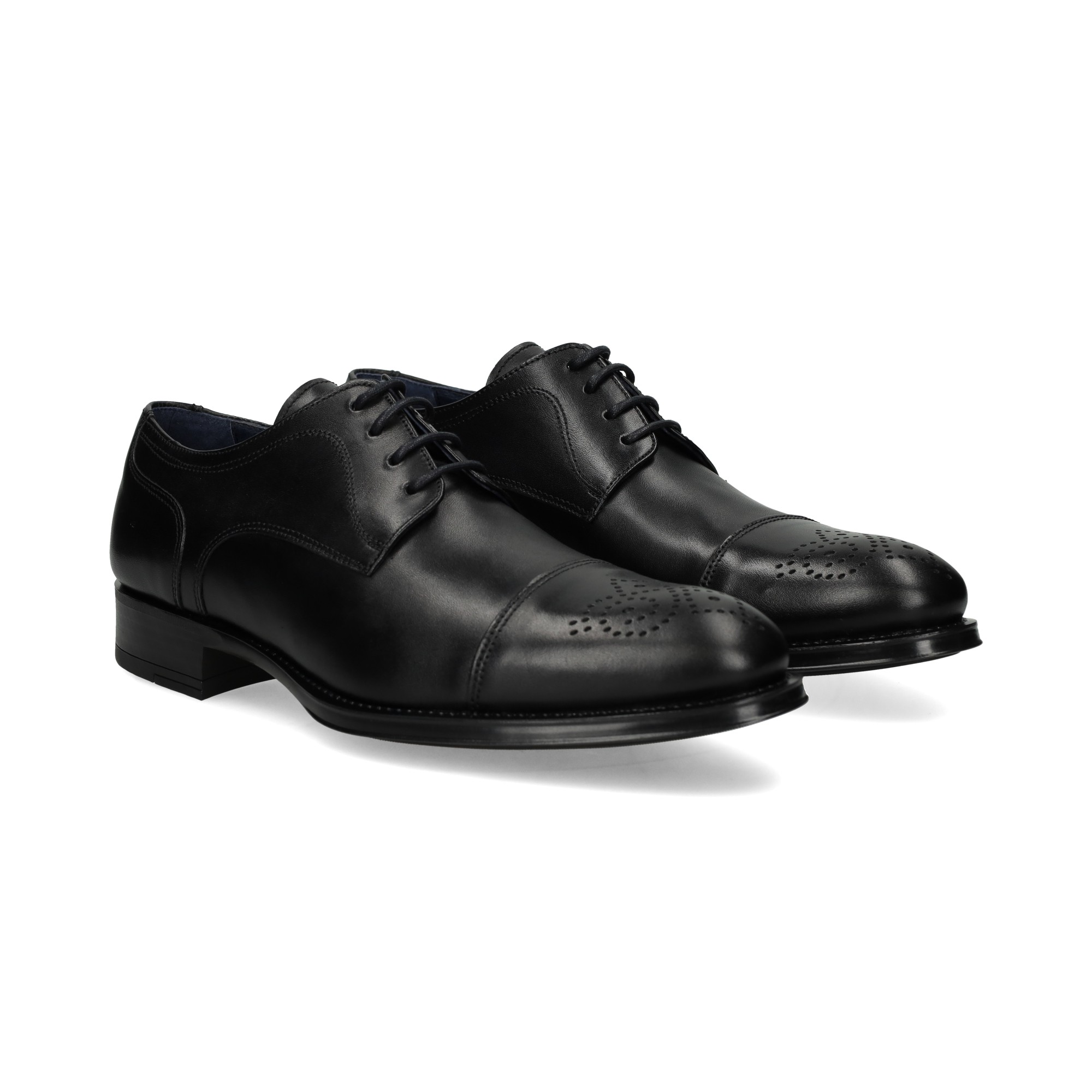 blucher-picado-negro