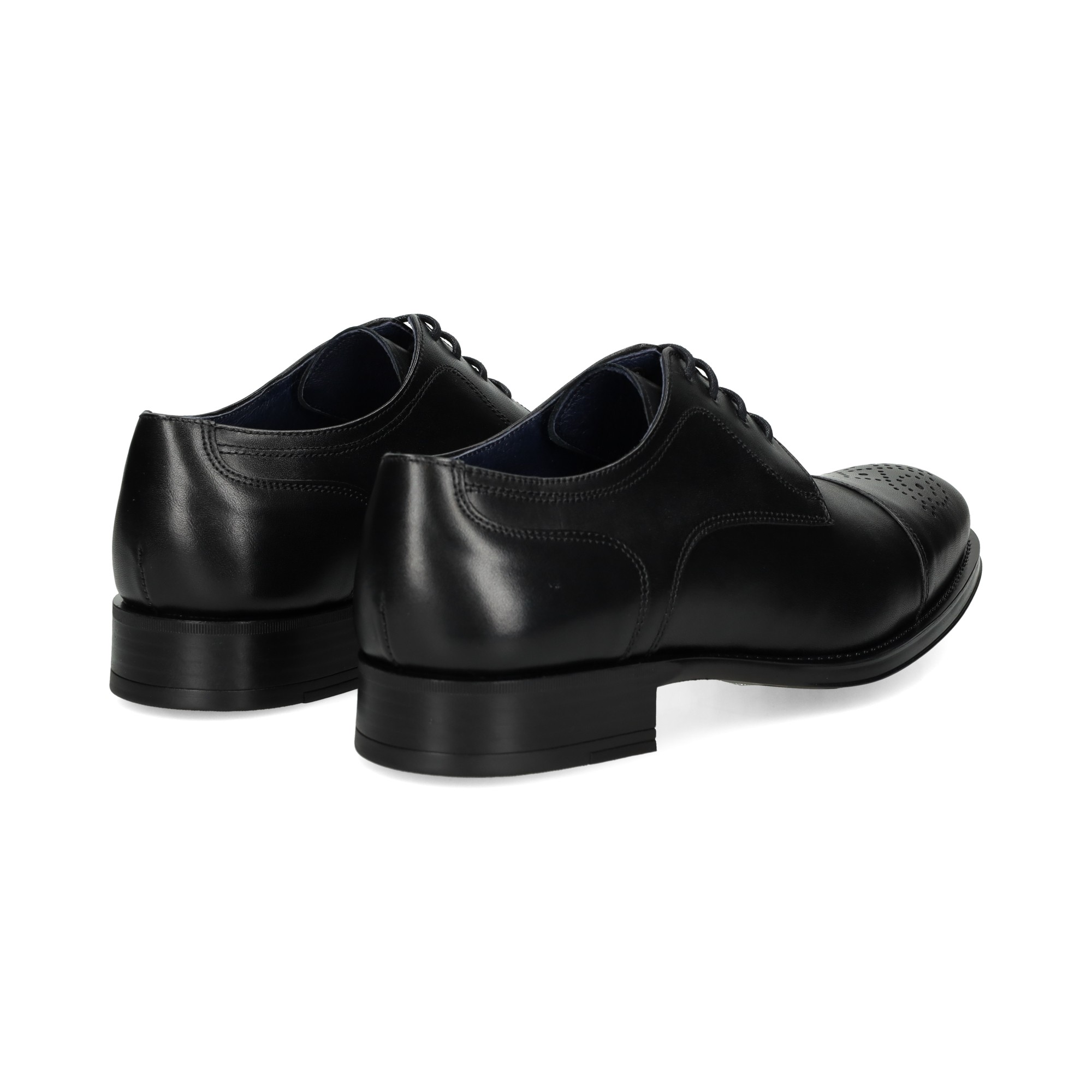 blucher-picado-negro