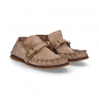 MOCASSINO FIBBIA IN CAMOSCIO BEIGE