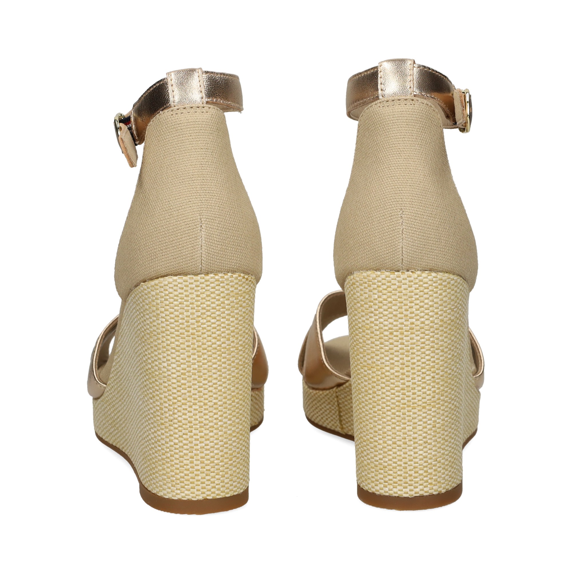 sandalia-cruzada-metalizada-oro