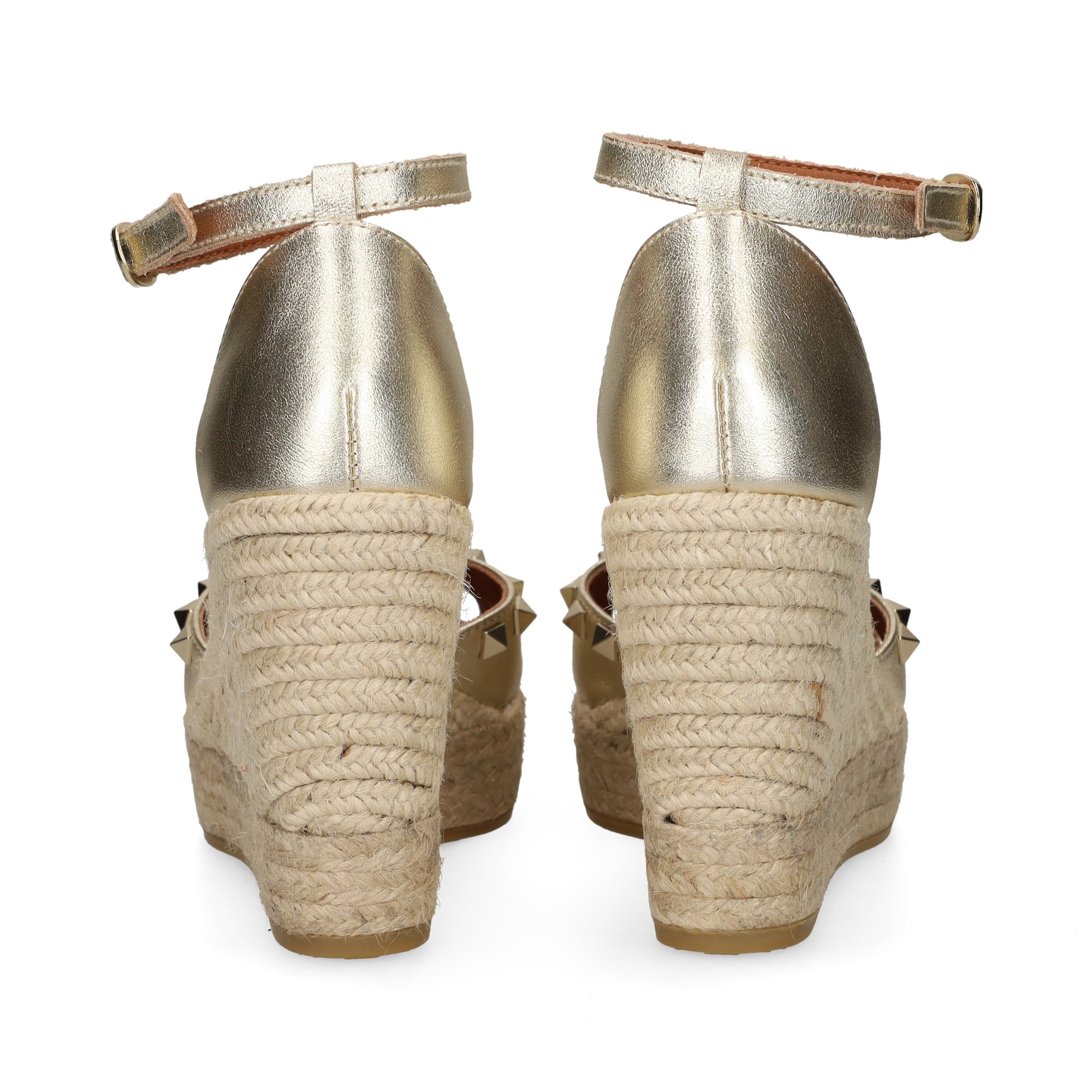 sandalia-tachas-metalizado-beige